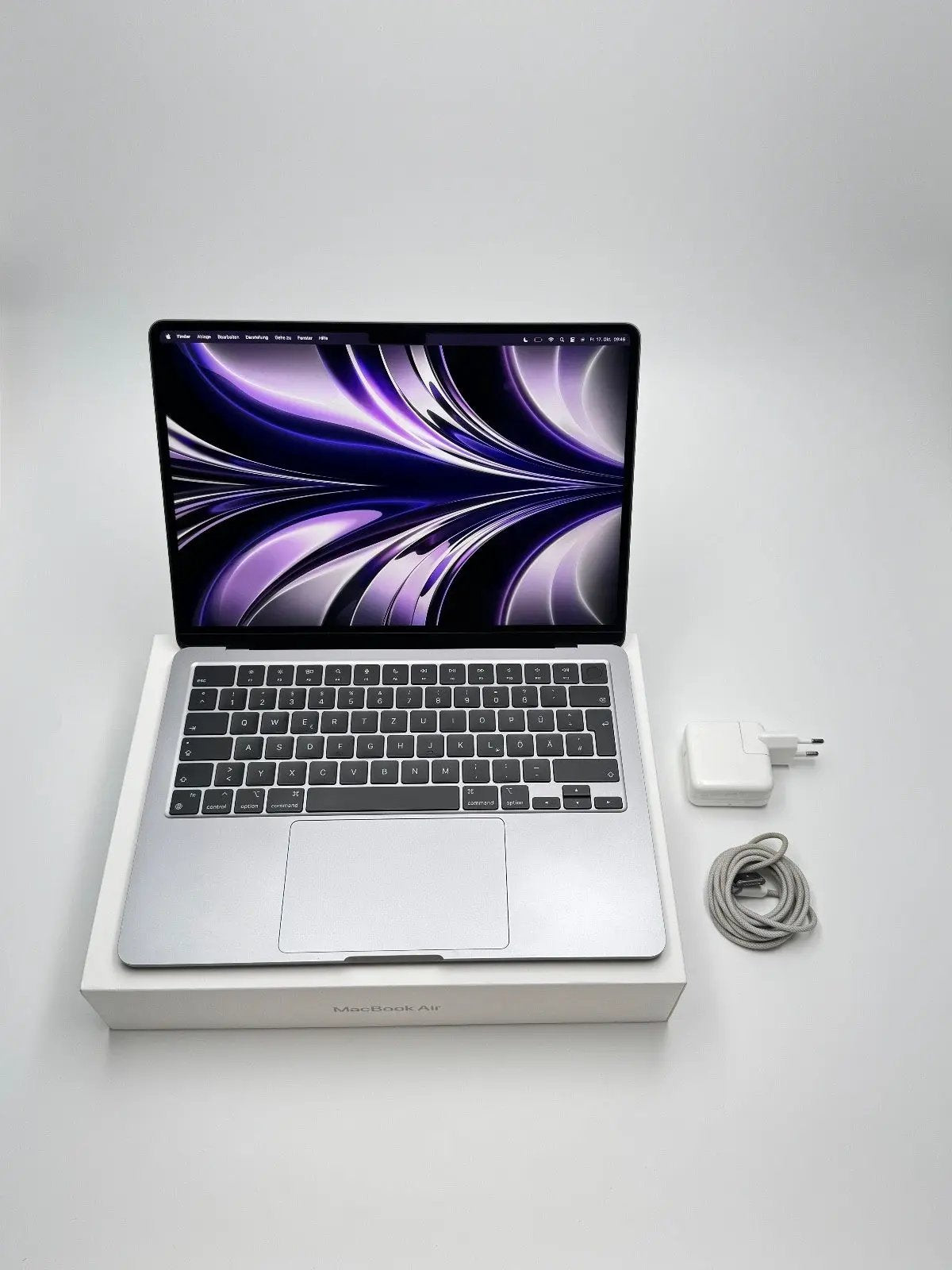 Apple MacBook Air 13,6 Zoll | M2 CPU | 2022 | 256 GB SSD | 8 GB RAM | Space Grau D&S Resell GbR