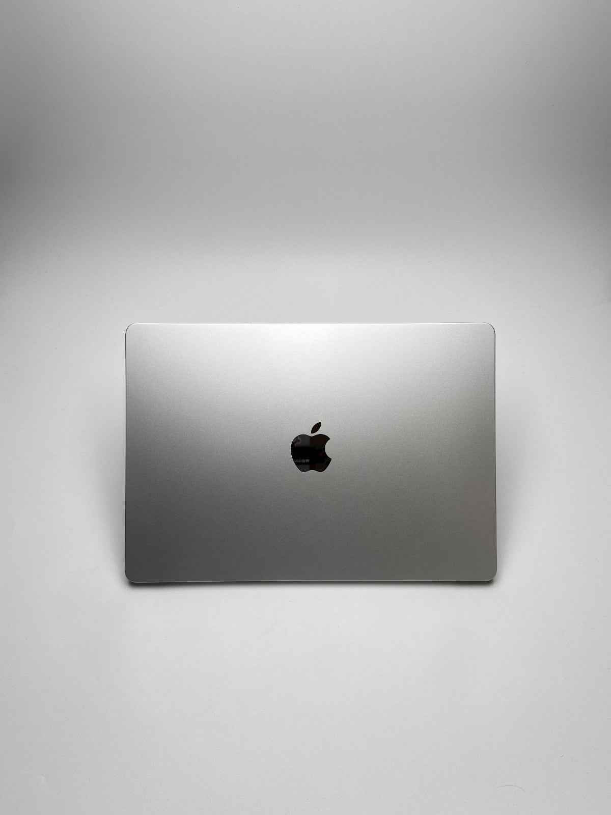 Apple MacBook Air 15,3 Zoll | M2 CPU | 2023 | 256 GB SSD | 8 GB RAM | Silber D&S Resell GbR