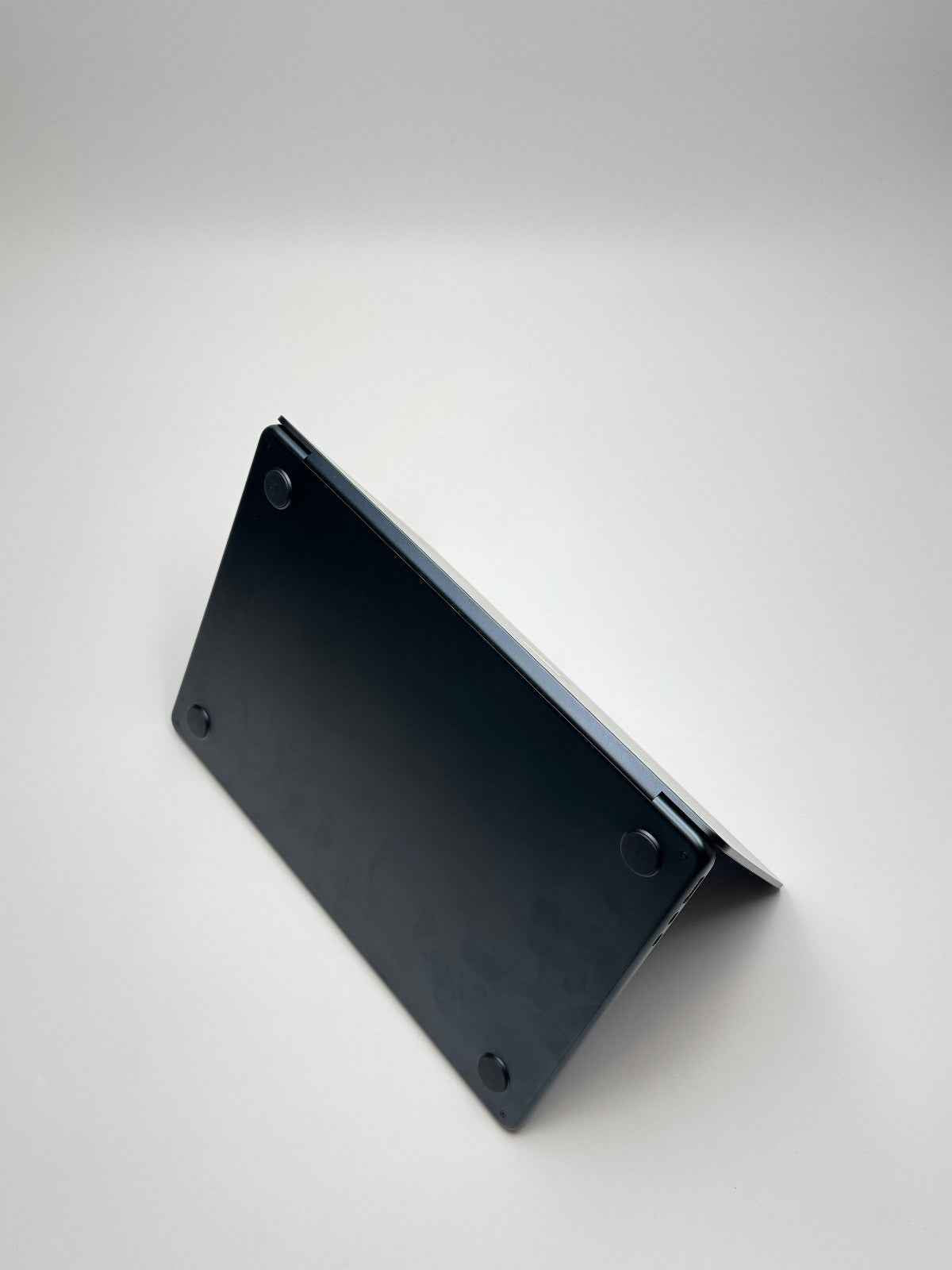 Apple MacBook Air 13,6 Zoll | M2 CPU | 2022 | 512 GB SSD | 8 GB RAM | Midnight D&S Resell GbR