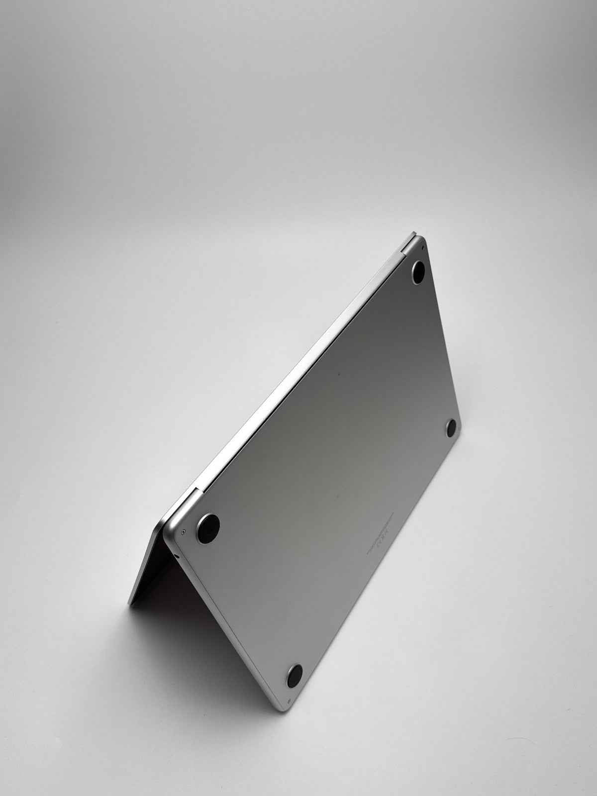 Apple MacBook Air 15,3 Zoll | M2 CPU | 2023 | 256 GB SSD | 8 GB RAM | Silber D&S Resell GbR