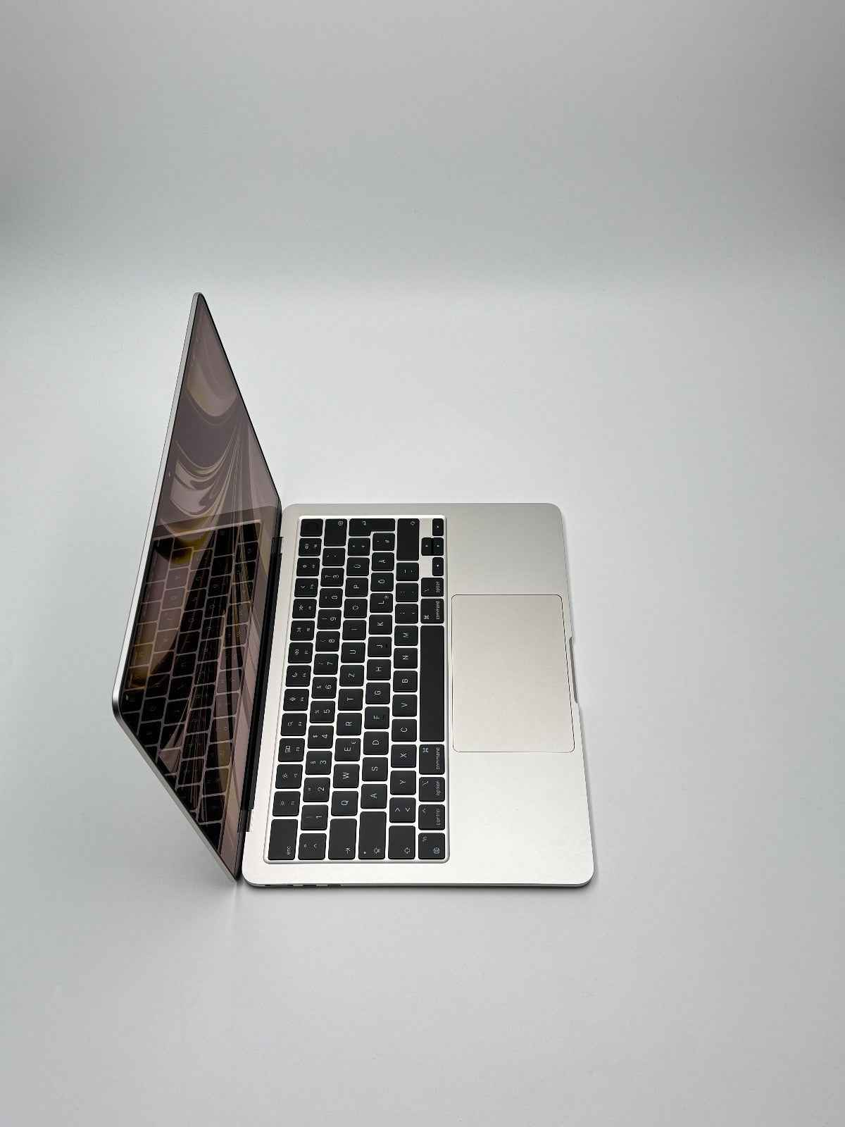 Apple MacBook Air 13,6 Zoll | M2 CPU | 2022 | 512 GB SSD | 8 GB RAM | Polarstern D&S Resell GbR