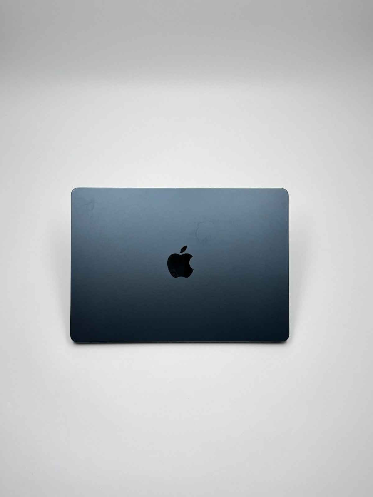 Apple MacBook Air 13,6 Zoll | M2 CPU | 2022 | 256 GB SSD | 8 GB RAM | Midnight D&S Resell GbR