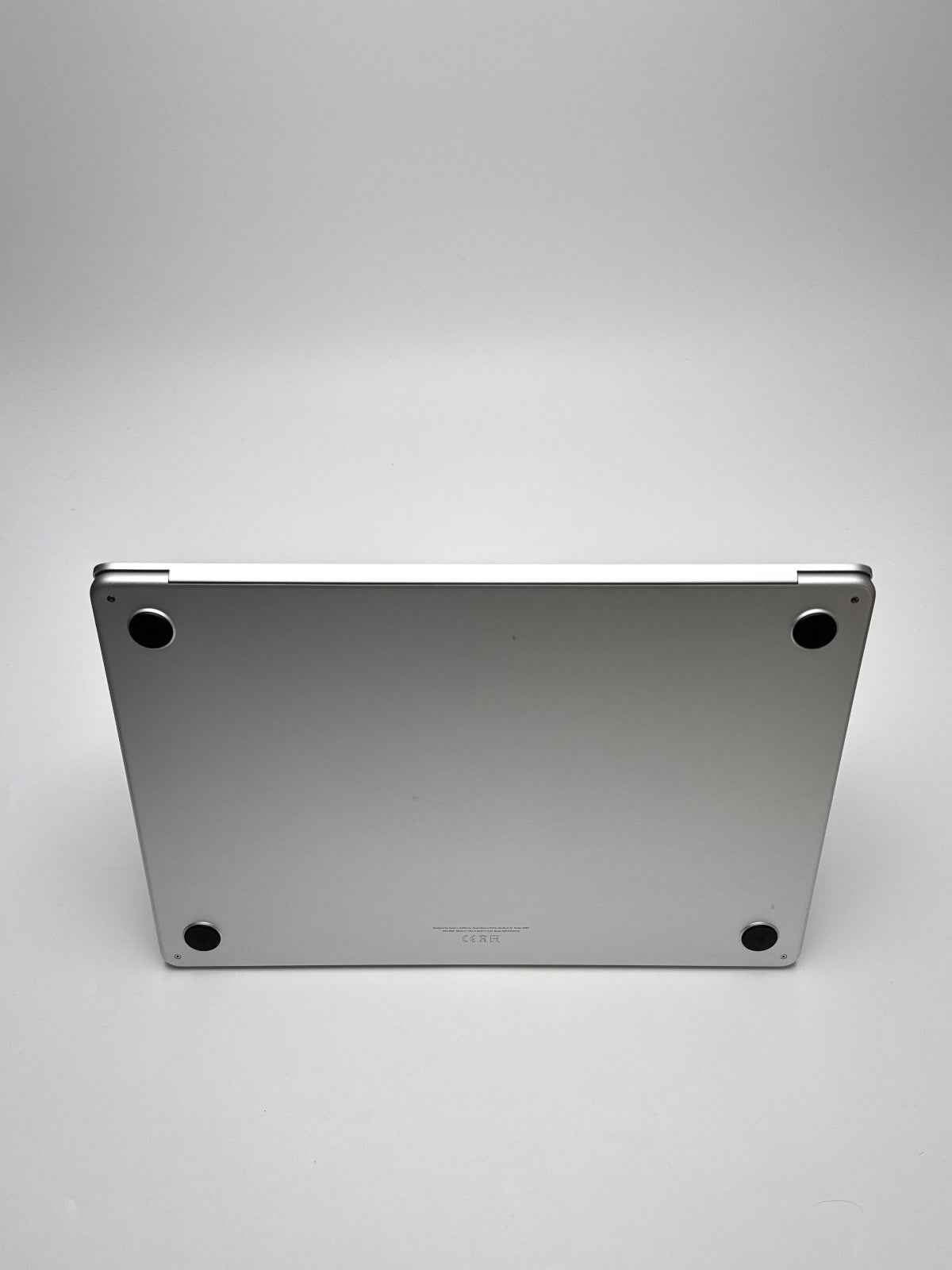 Apple MacBook Air 15,3 Zoll | M2 CPU | 2023 | 256 GB SSD | 8 GB RAM | Silber D&S Resell GbR