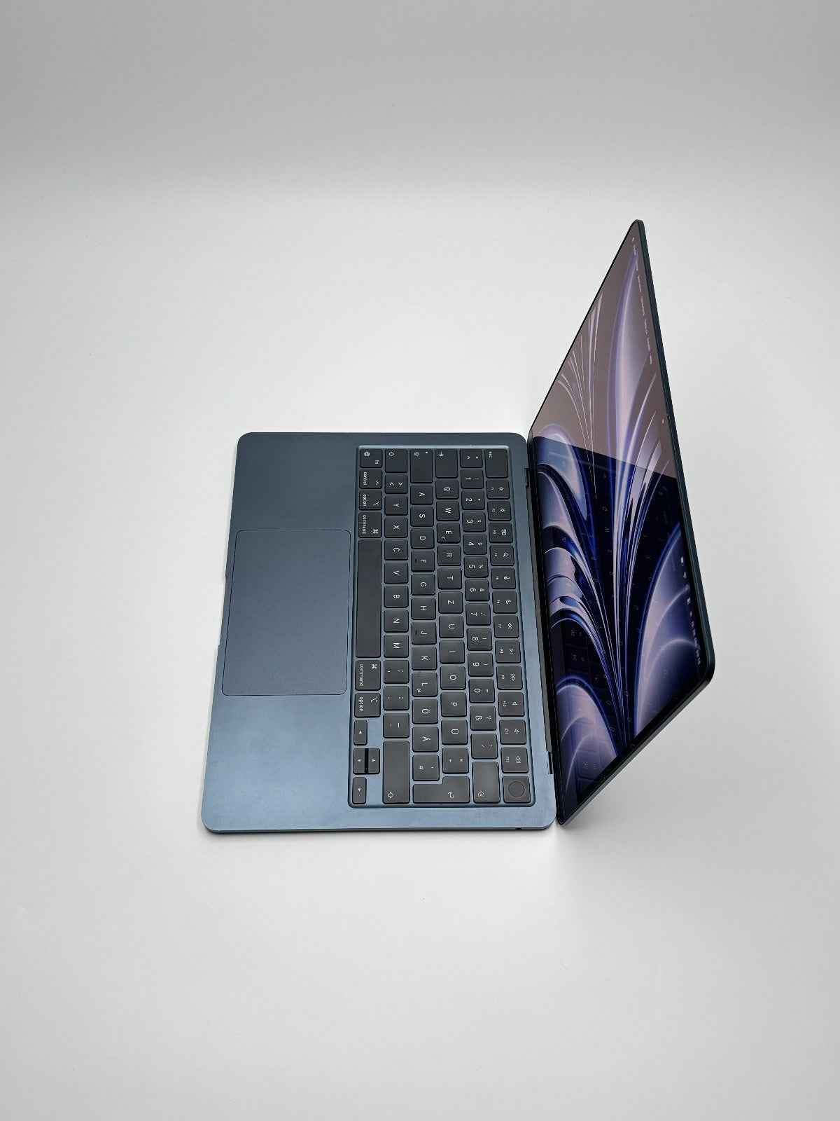 Apple MacBook Air 13,6 Zoll | M2 CPU | 2022 | 256 GB SSD | 8 GB RAM | Midnight D&S Resell GbR