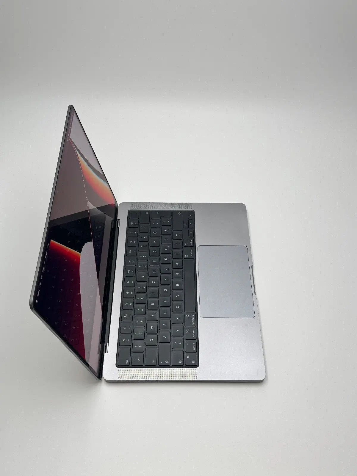 Apple MacBook Pro 14,2 Zoll | M1 CPU | 2021 | 512 GB SSD | 32 GB RAM | Space Grau D&S Resell GbR