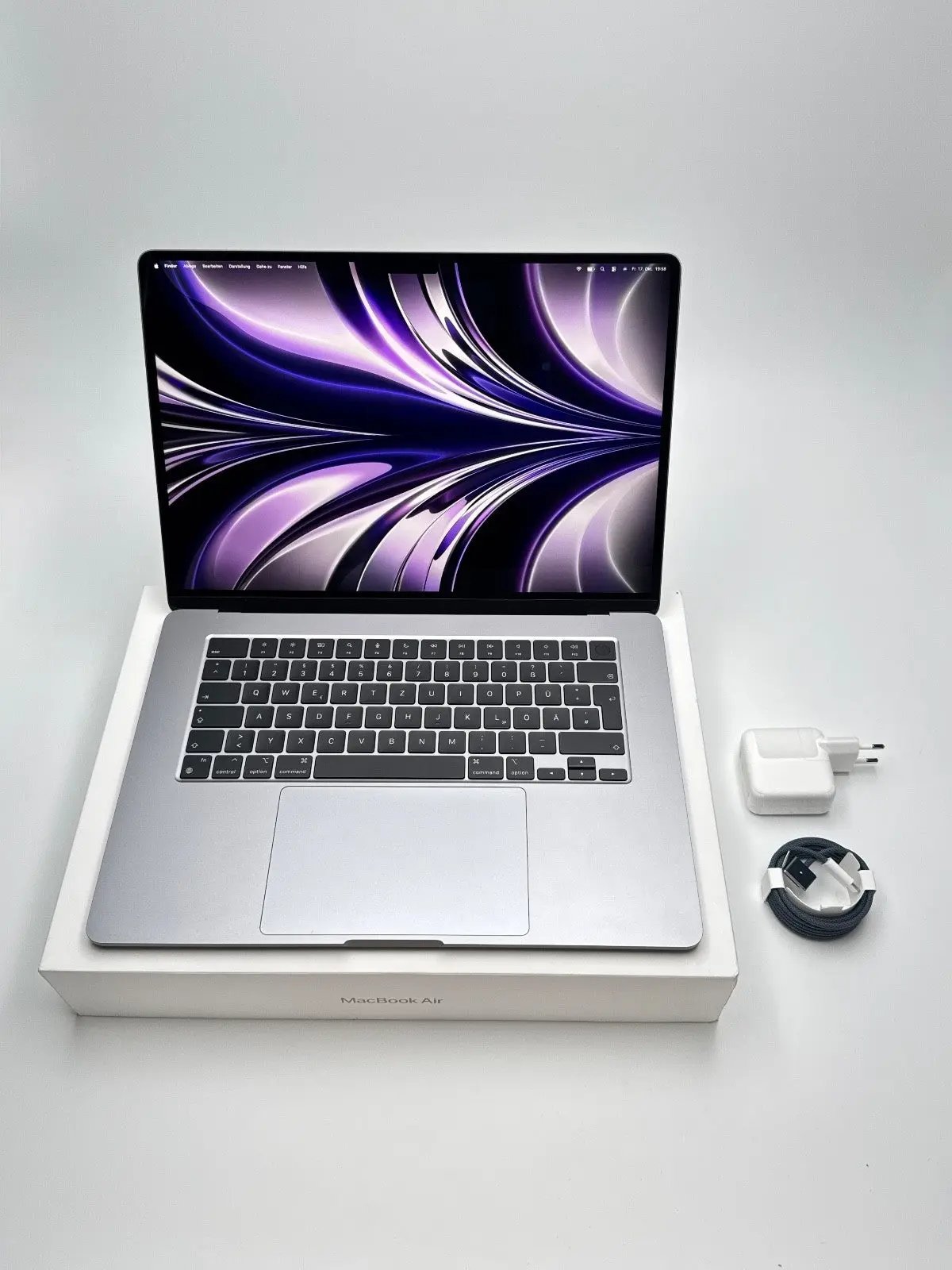 Apple MacBook Air 15,3 Zoll | M2 CPU | 2023 | 256 GB SSD | 8 GB RAM | Space Grau D&S Resell GbR