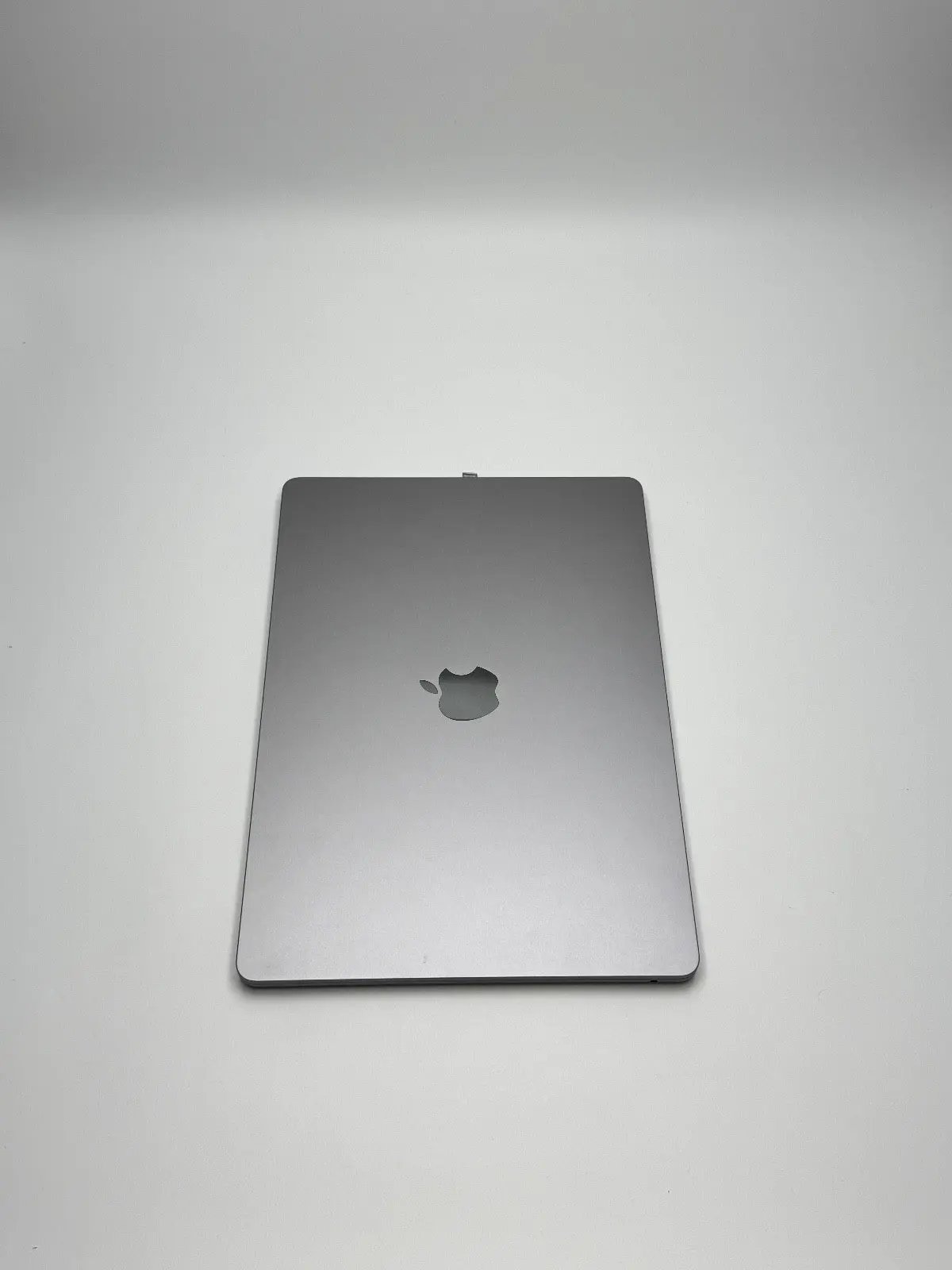 Apple MacBook Air 15,3 Zoll | M2 CPU | 2023 | 256 GB SSD | 8 GB RAM | Space Grau D&S Resell GbR