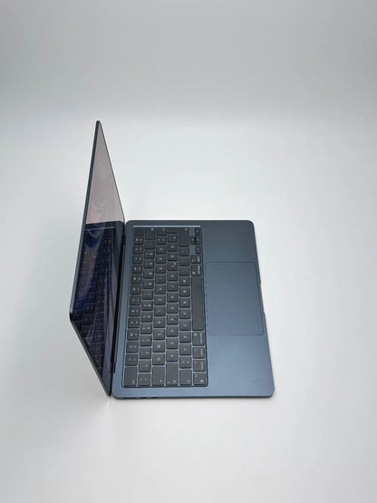 Apple MacBook Air 13,6 Zoll | M2 CPU | 2022 | 256 GB SSD | 8 GB RAM | Mitternacht D&S Resell GbR