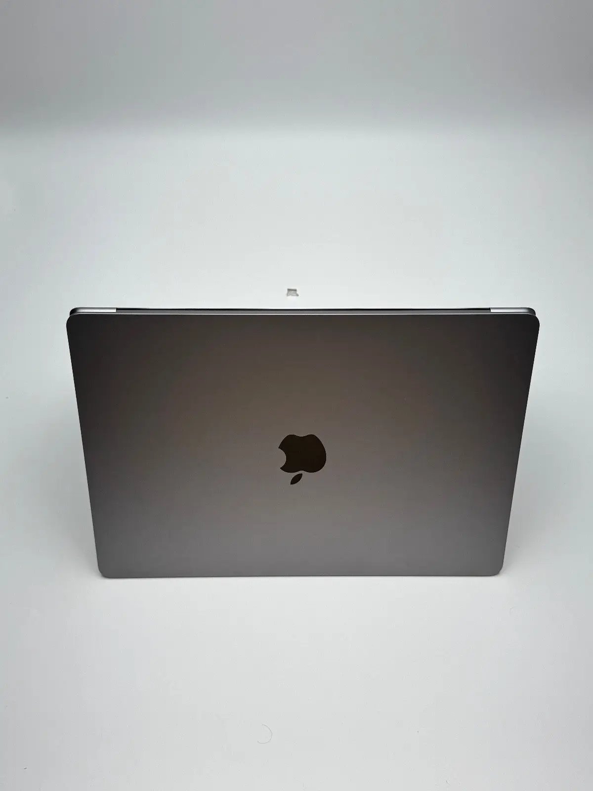Apple MacBook Air 15,3 Zoll | M2 CPU | 2023 | 256 GB SSD | 8 GB RAM | Space Grau D&S Resell GbR