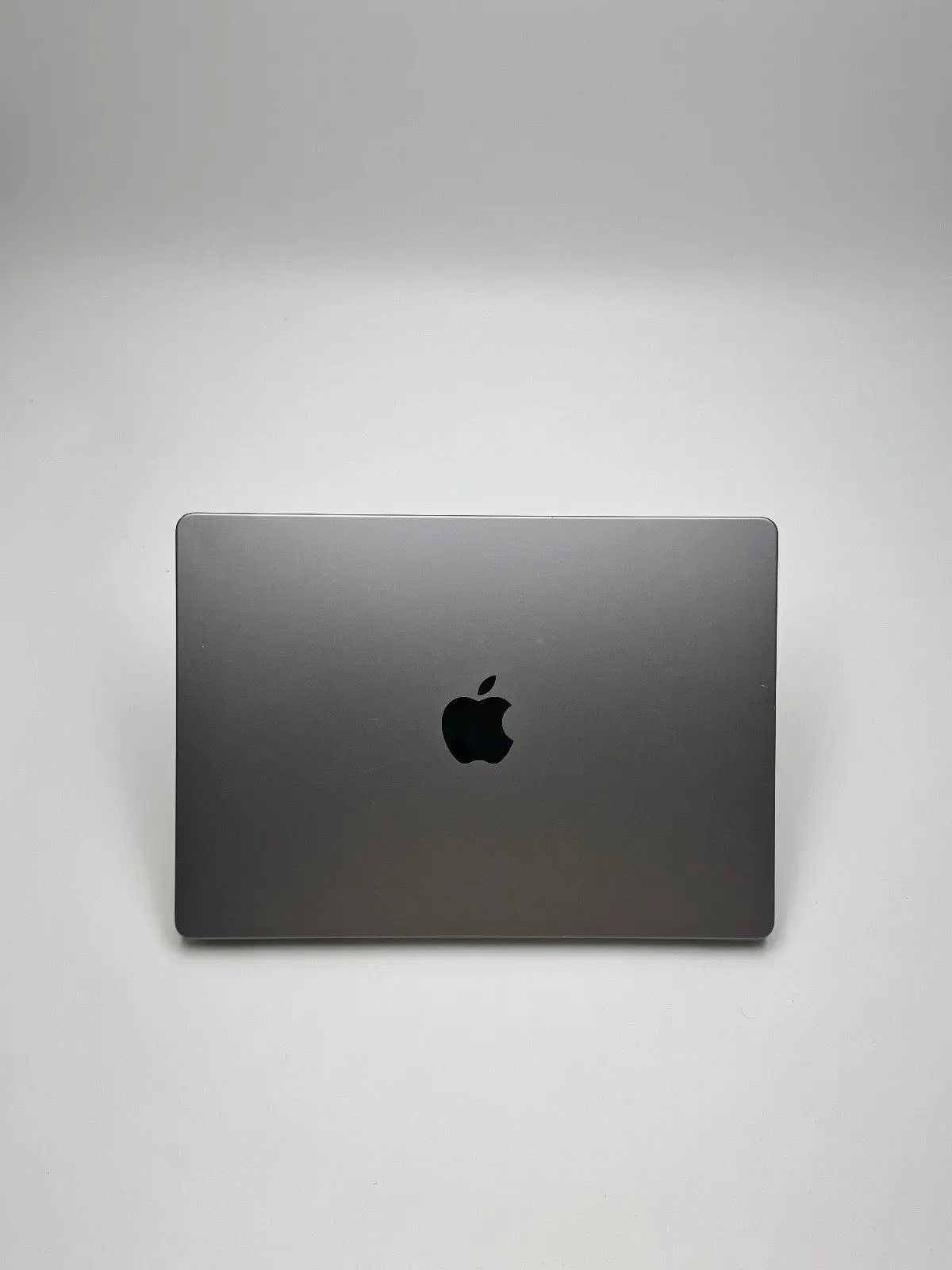 Apple MacBook Pro 14,2 Zoll | M1 CPU | 2021 | 512 GB SSD | 32 GB RAM | Space Grau D&S Resell GbR