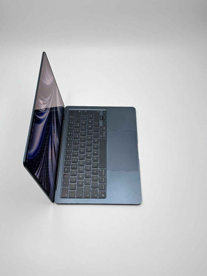 Apple MacBook Air 13,6 Zoll | M2 CPU | 2022 | 256 GB SSD | 8 GB RAM | Midnight D&S Resell GbR