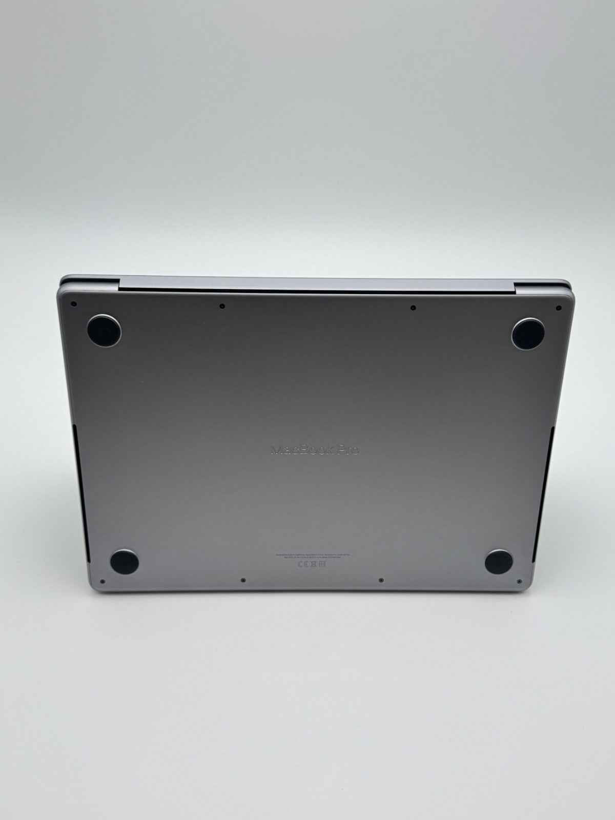 Apple MacBook Pro 14,2 Zoll | M2 Pro | 2023 | 512 GB SSD | 16 GB RAM | Space Grau D&S Resell GbR