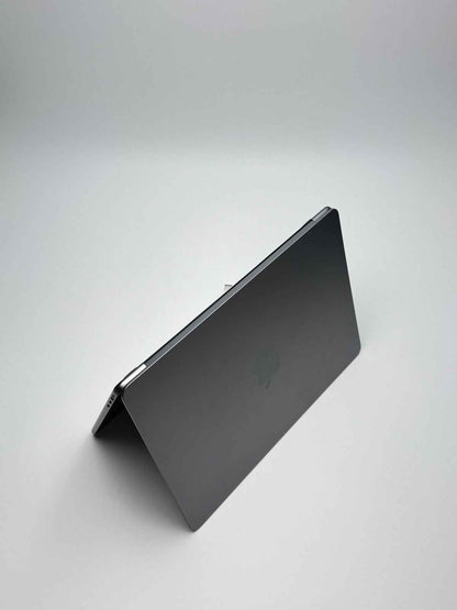 Apple MacBook Air 13,6 Zoll | M2 CPU | 2022 | 256 GB SSD | 8 GB RAM | Space Grau D&S Resell GbR