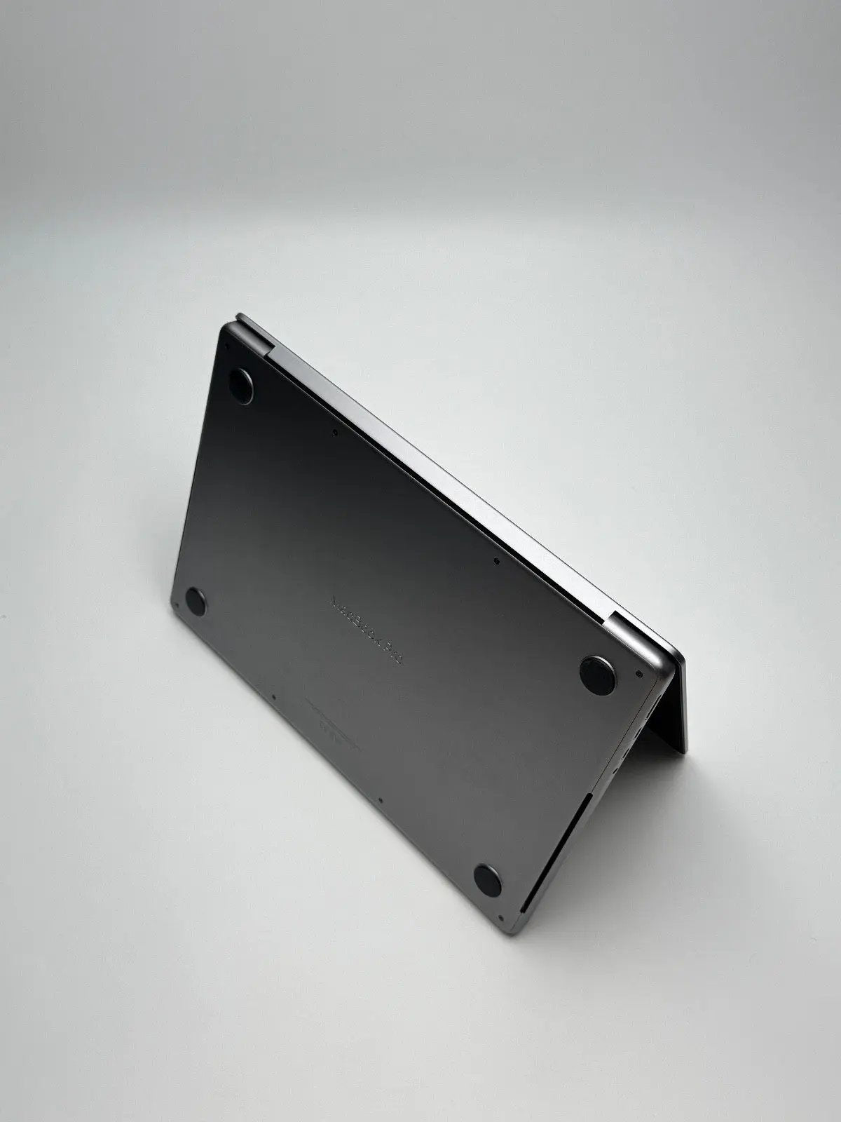 Apple MacBook Pro 14,2 Zoll | M2 Pro | 2023 | 512 TB SSD | 16 GB RAM | Space Grau D&S Resell GbR