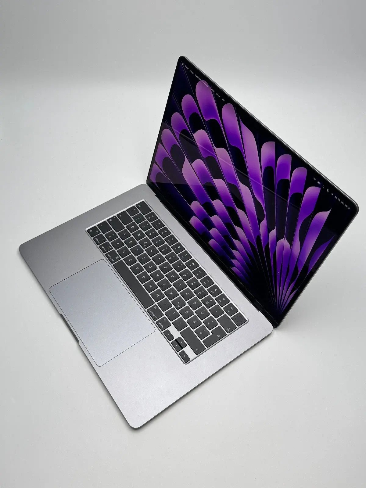 Apple MacBook Air 15,3 Zoll | M2 CPU | 2023 | 256 GB SSD | 8 GB RAM | Space Grau D&S Resell GbR