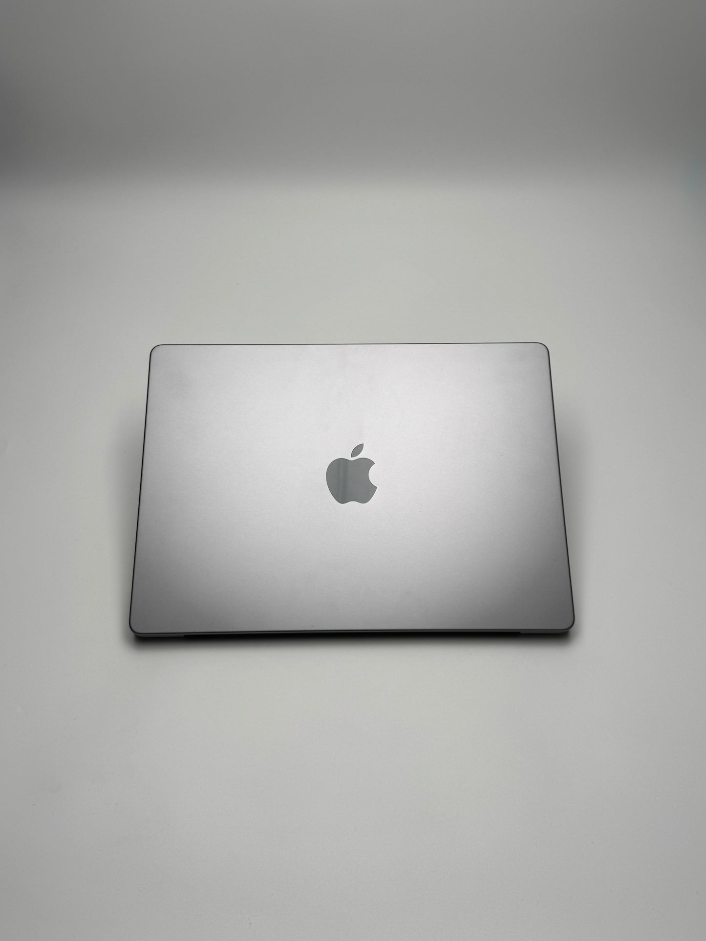 Apple MacBook Pro 14,2 Zoll | M1 Pro | 2021 | 512 GB SSD | 16 GB RAM | Space Grau D&S Resell GbR