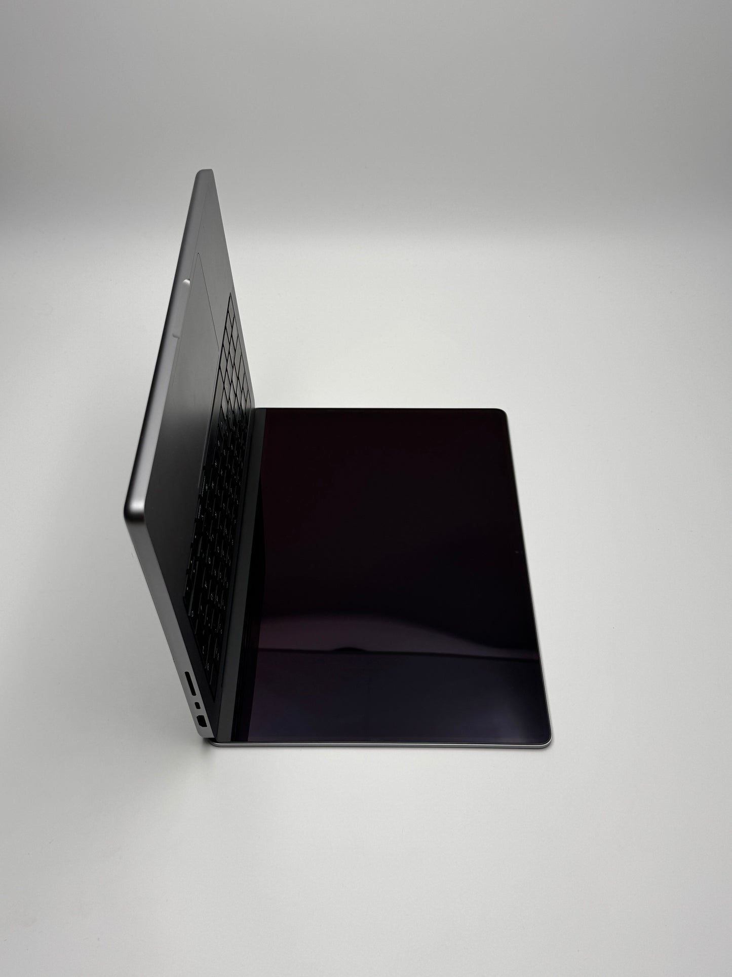 Apple MacBook Pro 14,2 Zoll | M1 Pro | 2021 | 512 GB SSD | 16 GB RAM | Space Grau D&S Resell GbR