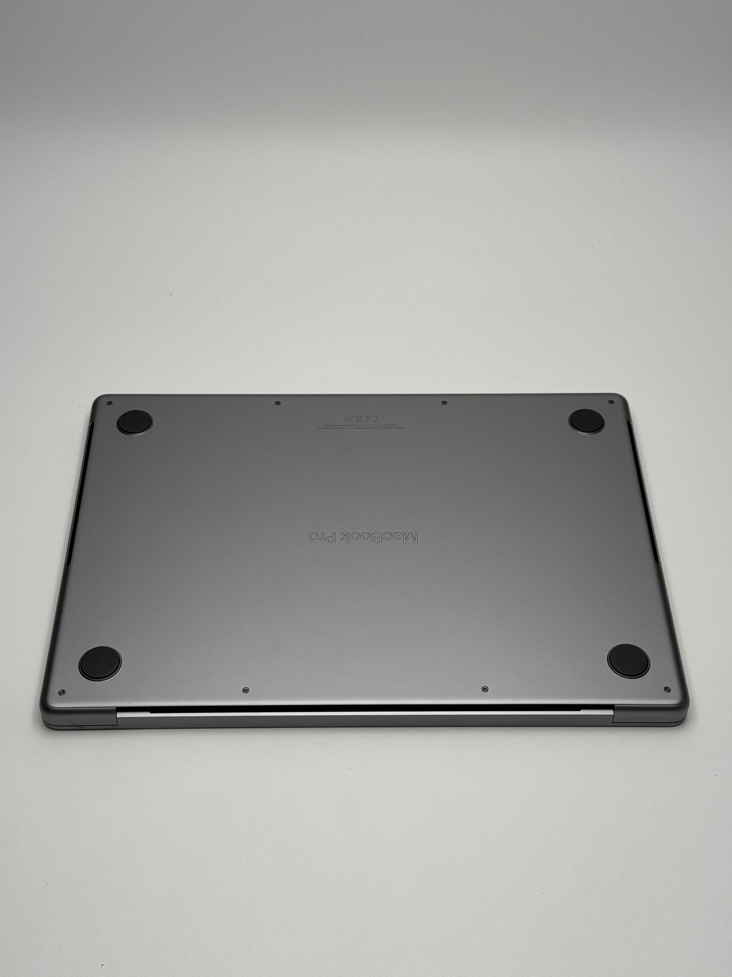 Apple MacBook Pro 14,2 Zoll | M1 Pro | 2021 | 512 GB SSD | 16 GB RAM | Space Grau D&S Resell GbR