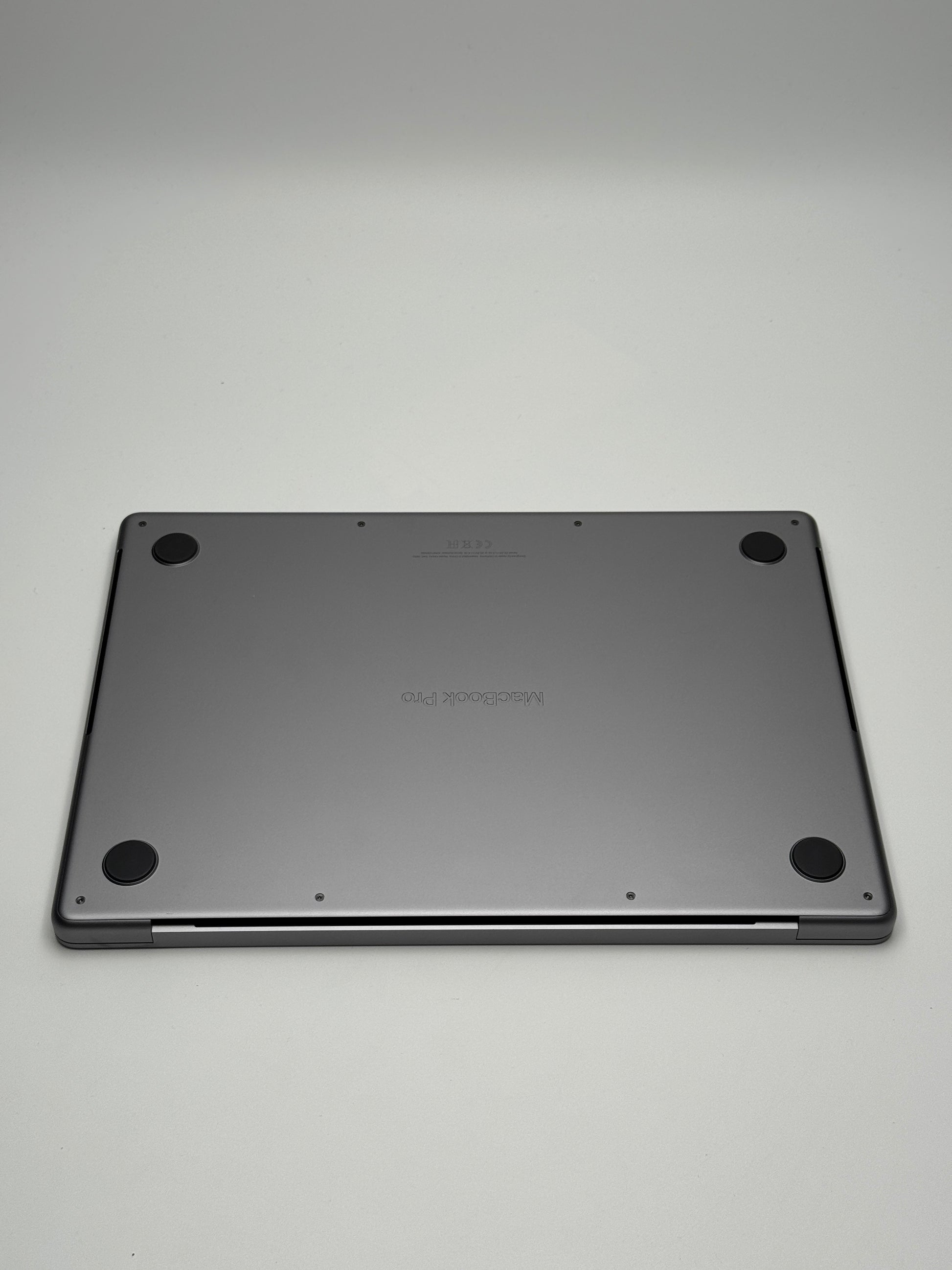 Apple MacBook Pro 14,2 Zoll | M1 Pro | 2021 | 512 GB SSD | 16 GB RAM | Space Grau D&S Resell GbR