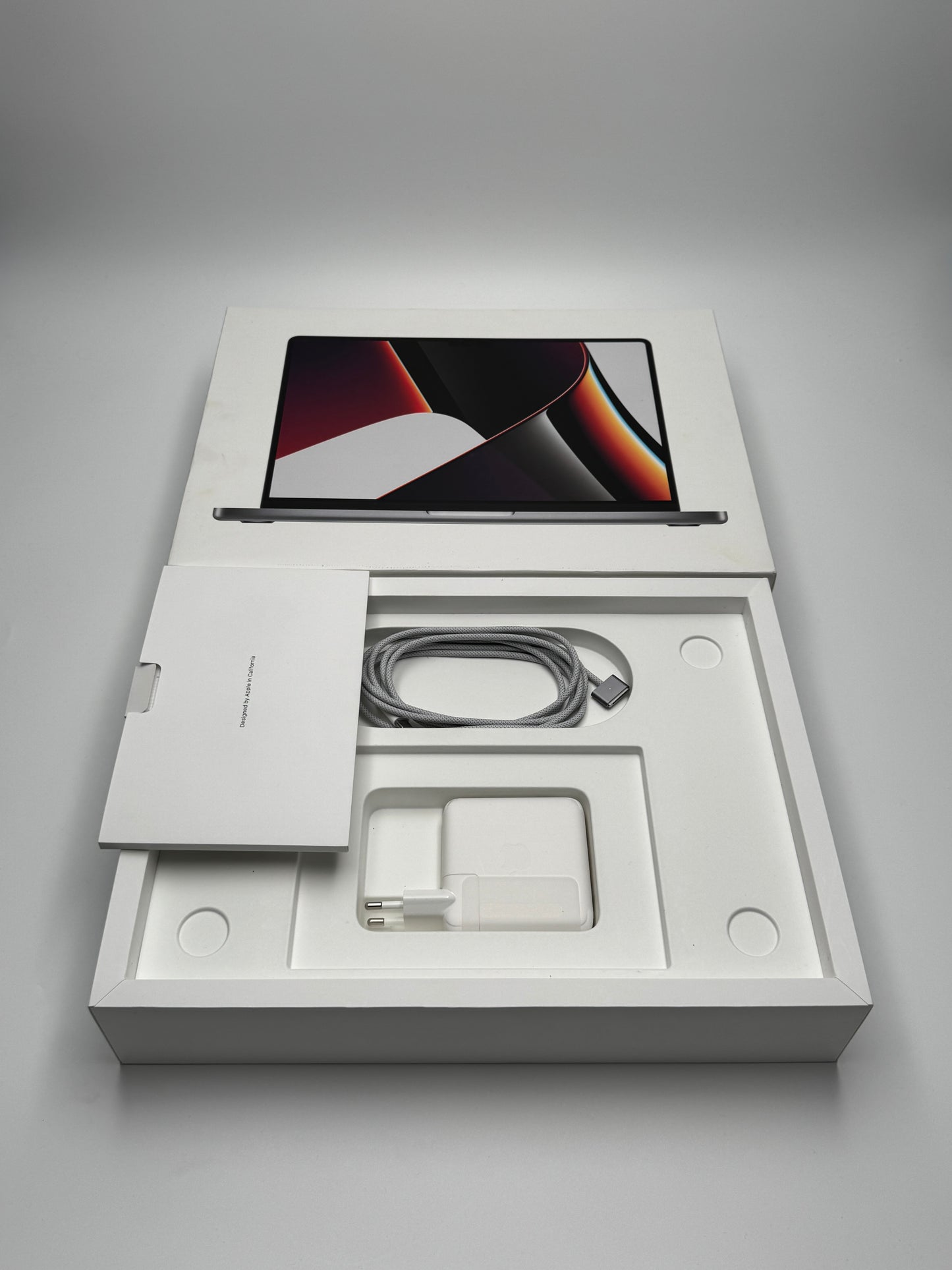 Apple MacBook Pro 14,2 Zoll | M1 Pro | 2021 | 512 GB SSD | 16 GB RAM | Space Grau D&S Resell GbR