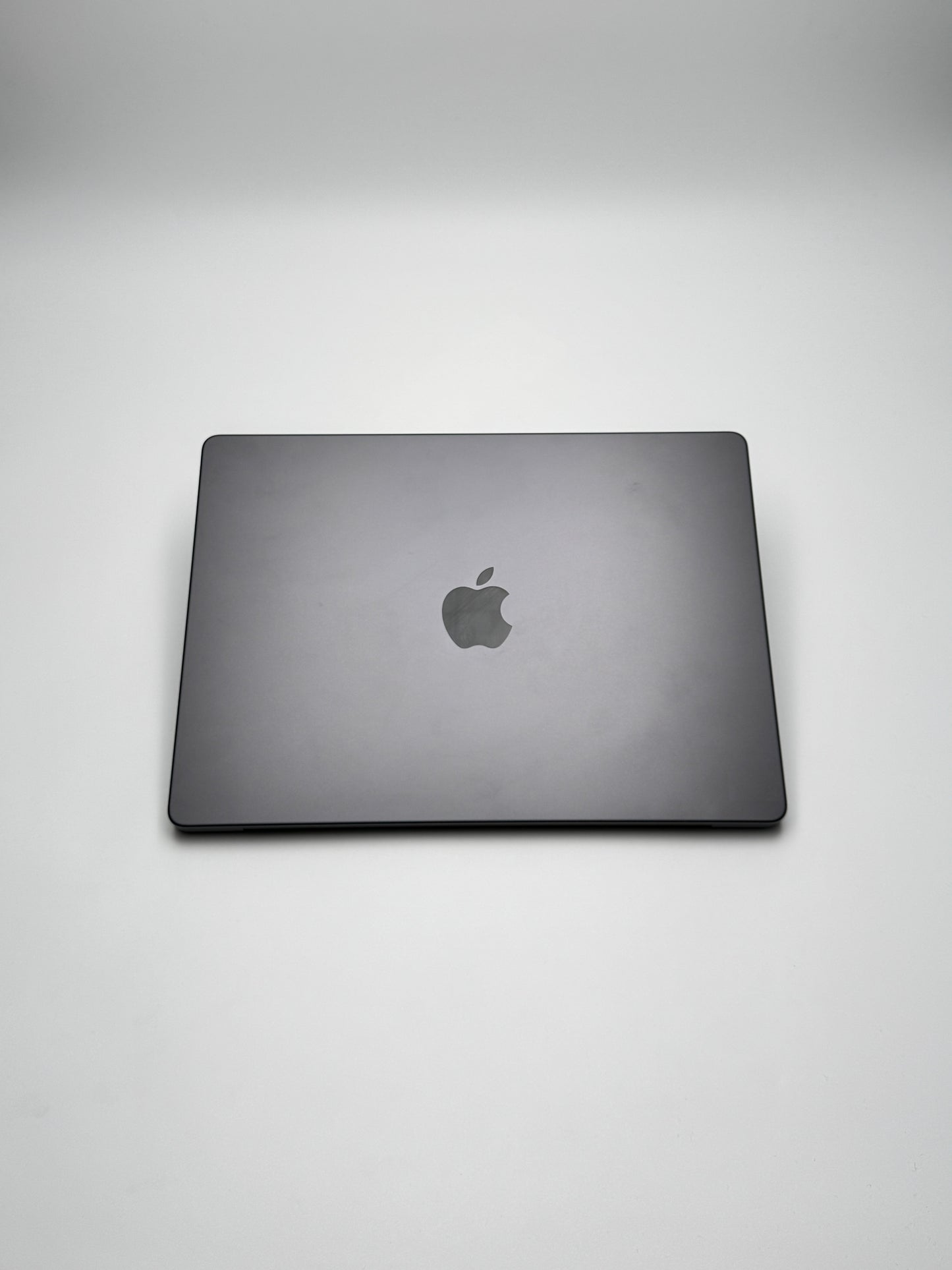 Apple MacBook Pro 14 Zoll | M3 Pro | 2023 | 512 GB SSD | 18 GB RAM | Space Schwarz D&S Resell GbR