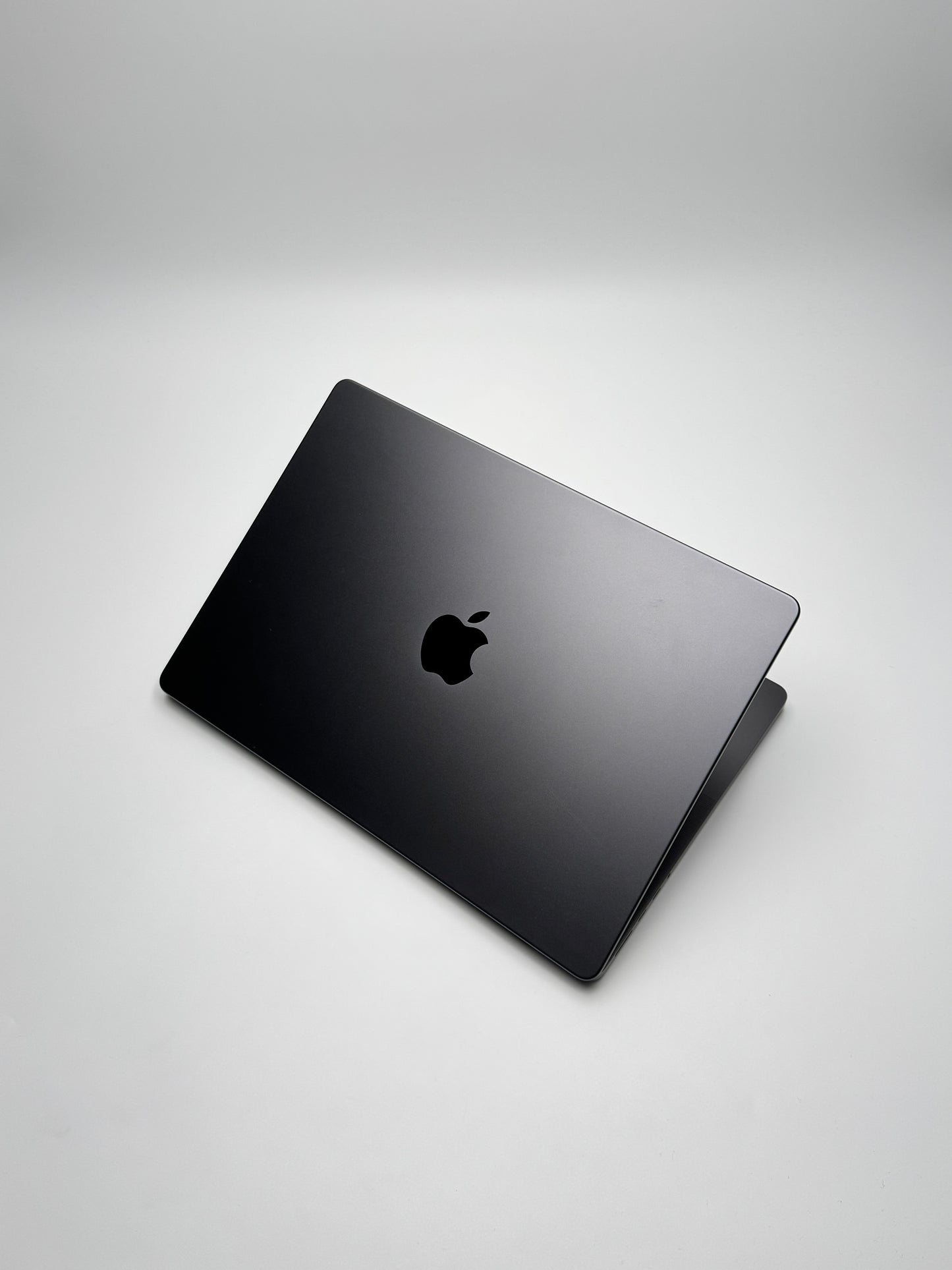 Apple MacBook Pro 14 Zoll | M3 Pro | 2023 | 512 GB SSD | 18 GB RAM | Space Schwarz D&S Resell GbR