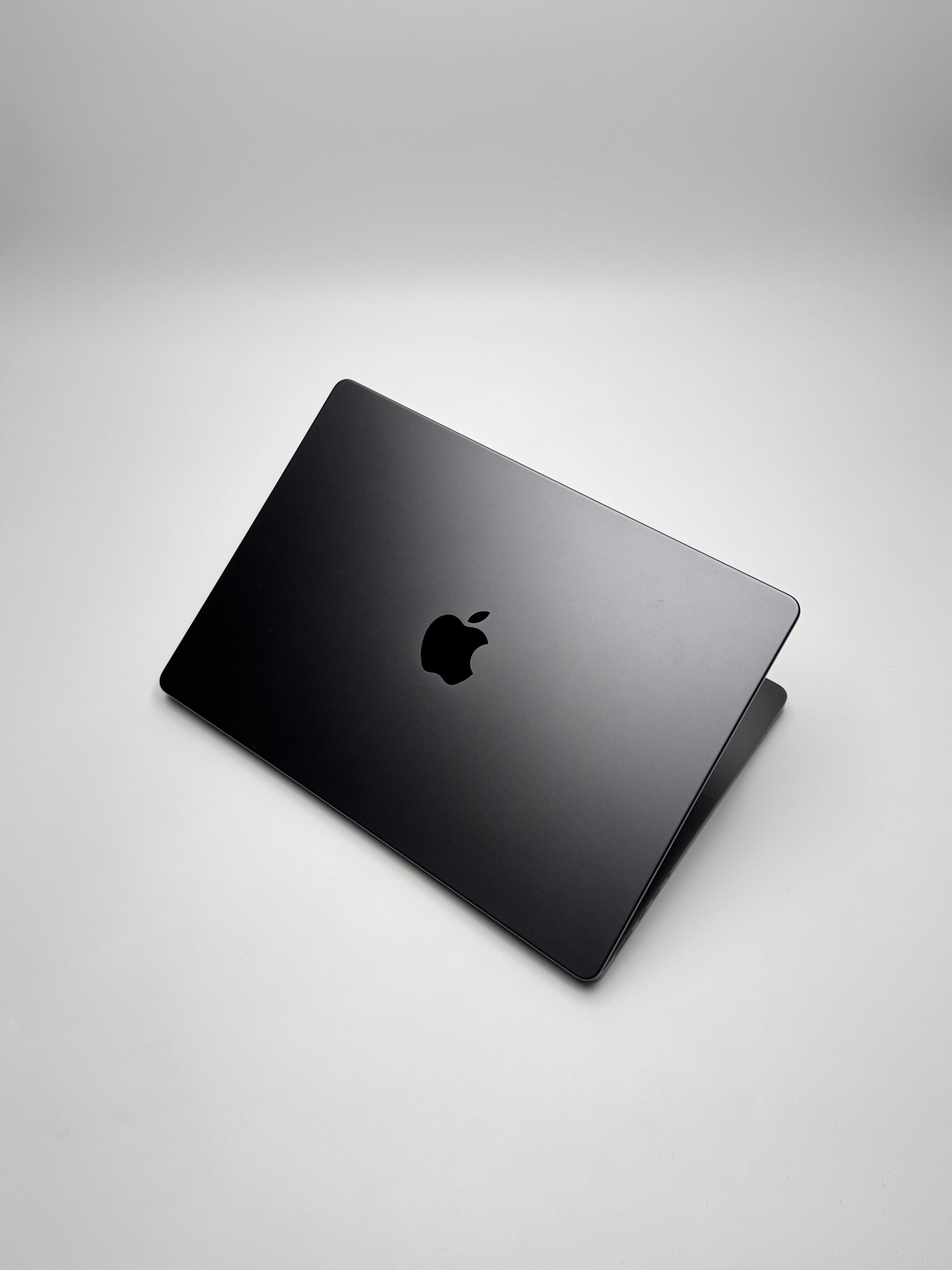 Apple MacBook Pro 14 Zoll | M3 Pro | 2023 | 512 GB SSD | 18 GB RAM | Space Schwarz D&S Resell GbR