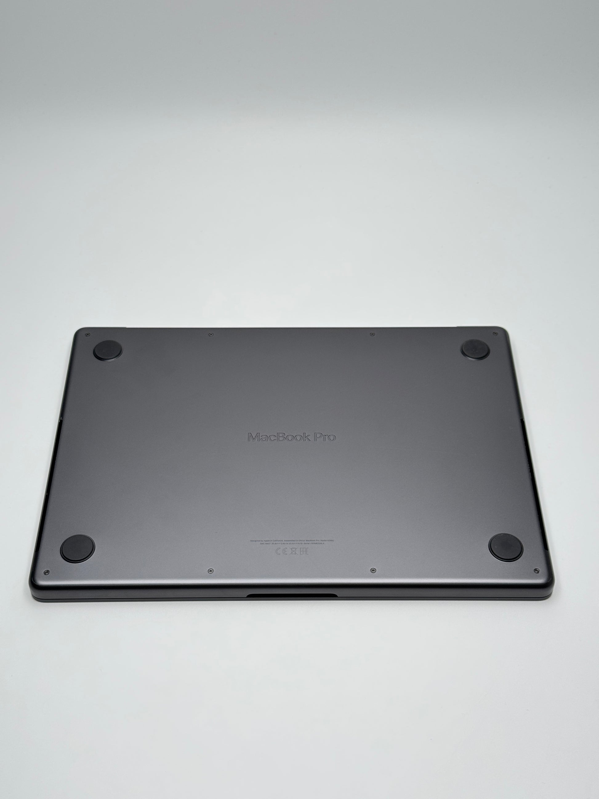 Apple MacBook Pro 14 Zoll | M3 Pro | 2023 | 512 GB SSD | 18 GB RAM | Space Schwarz D&S Resell GbR