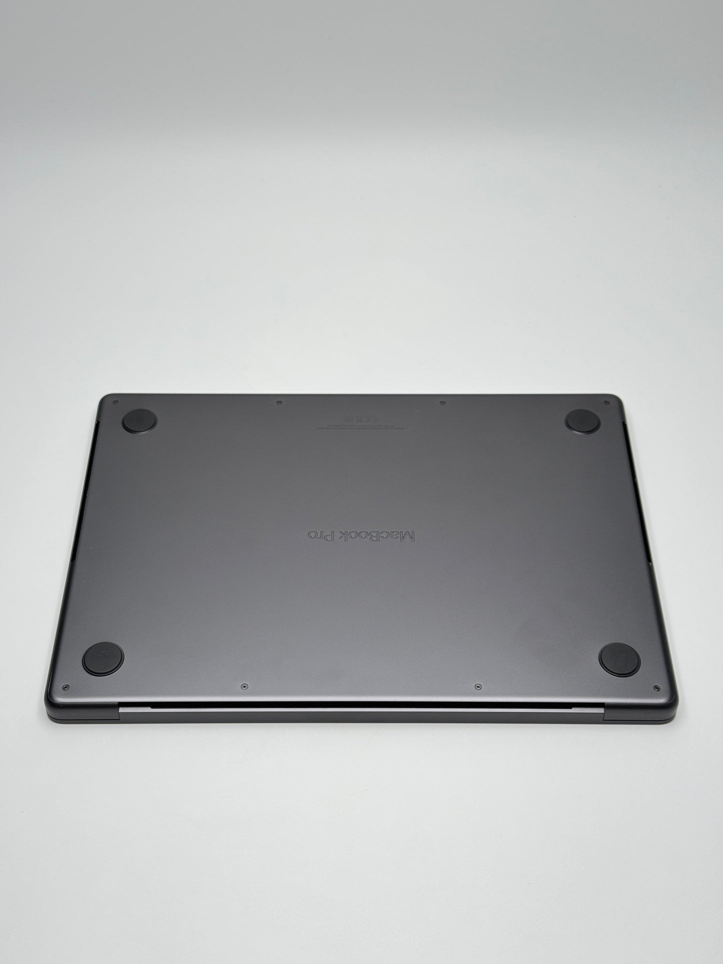 Apple MacBook Pro 14 Zoll | M3 Pro | 2023 | 512 GB SSD | 18 GB RAM | Space Schwarz D&S Resell GbR