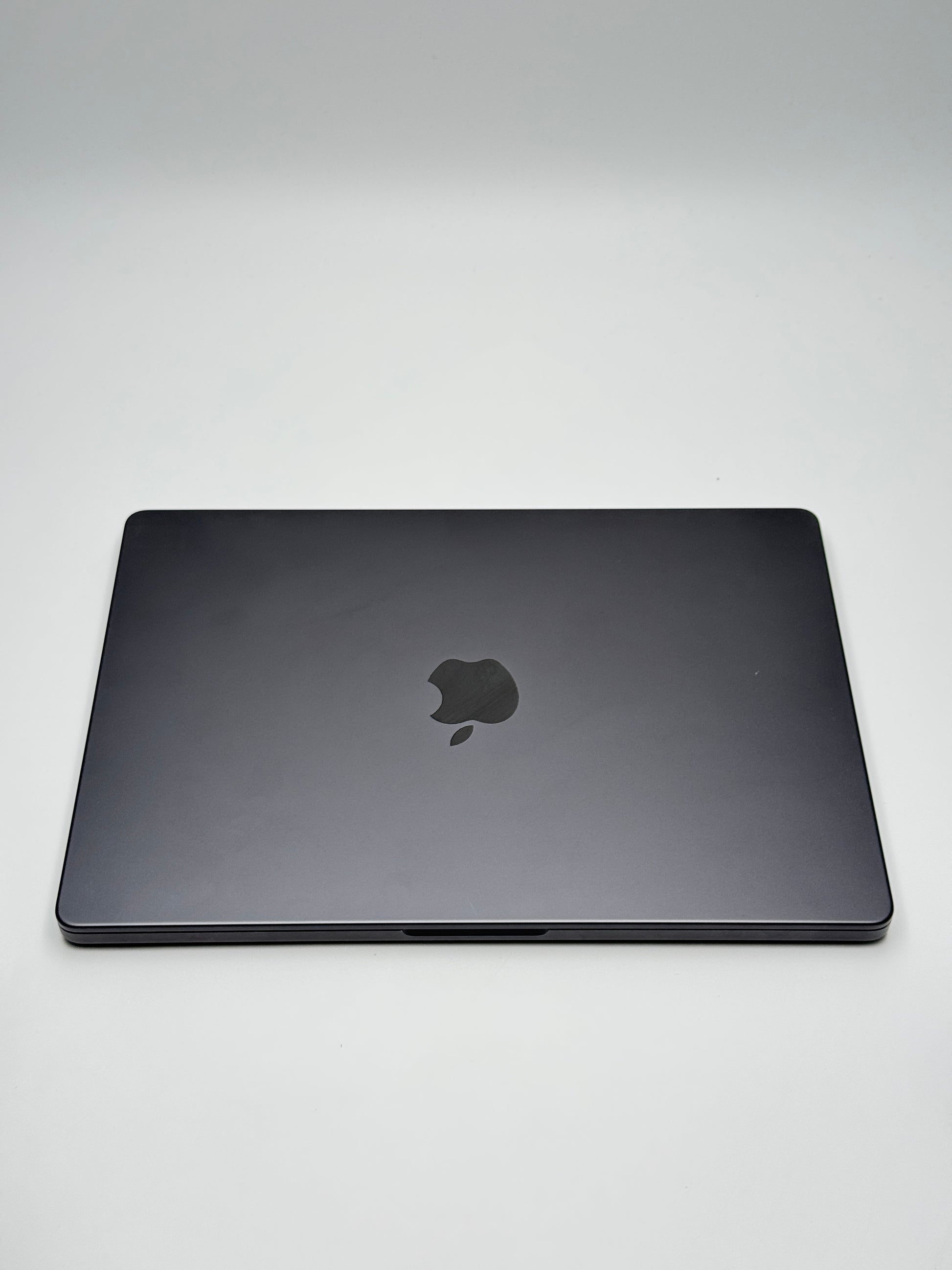 Apple MacBook Pro 14 Zoll | M3 Pro | 2023 | 512 GB SSD | 18 GB RAM | Space Schwarz D&S Resell GbR