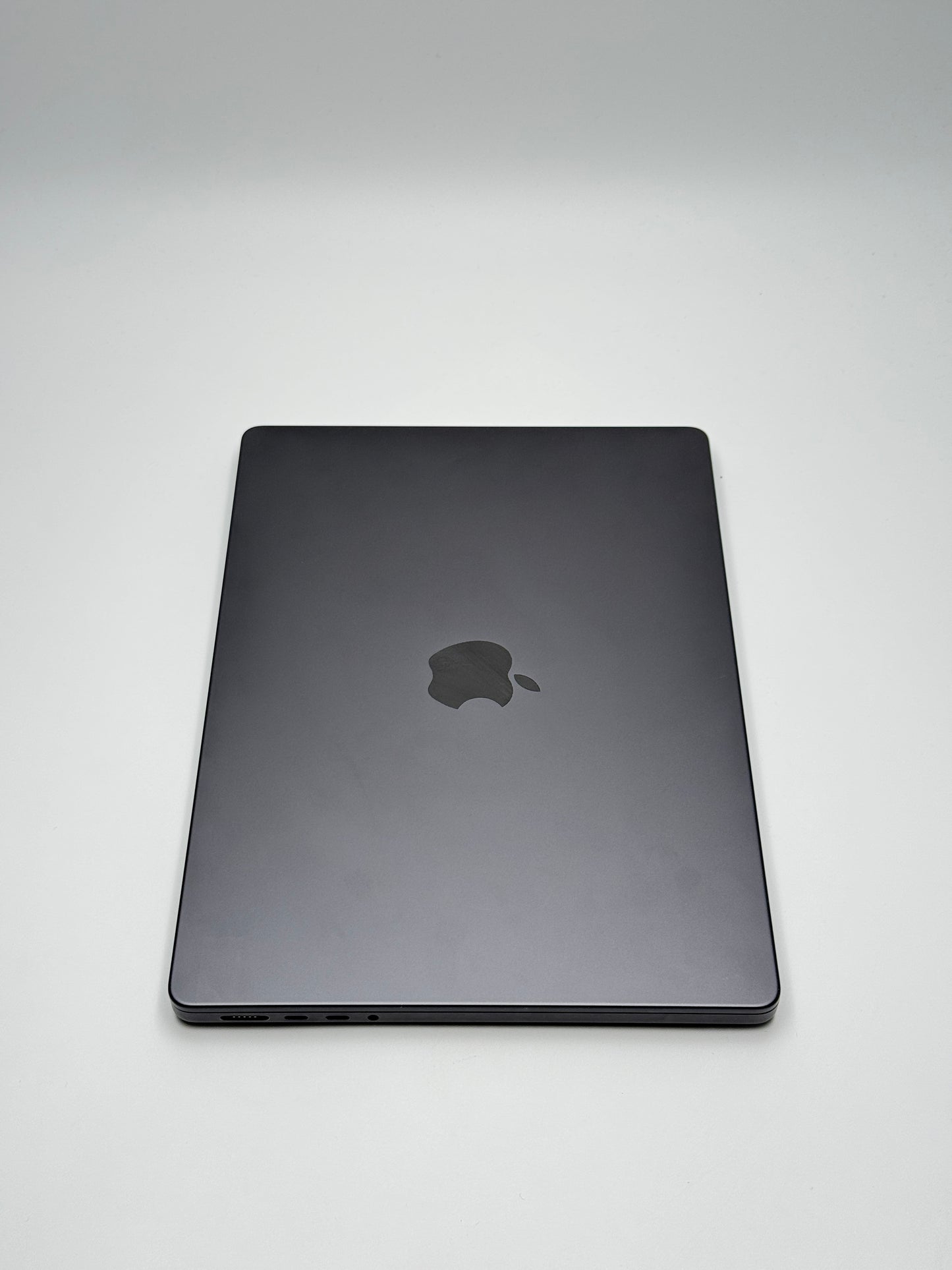Apple MacBook Pro 14 Zoll | M3 Pro | 2023 | 512 GB SSD | 18 GB RAM | Space Schwarz D&S Resell GbR