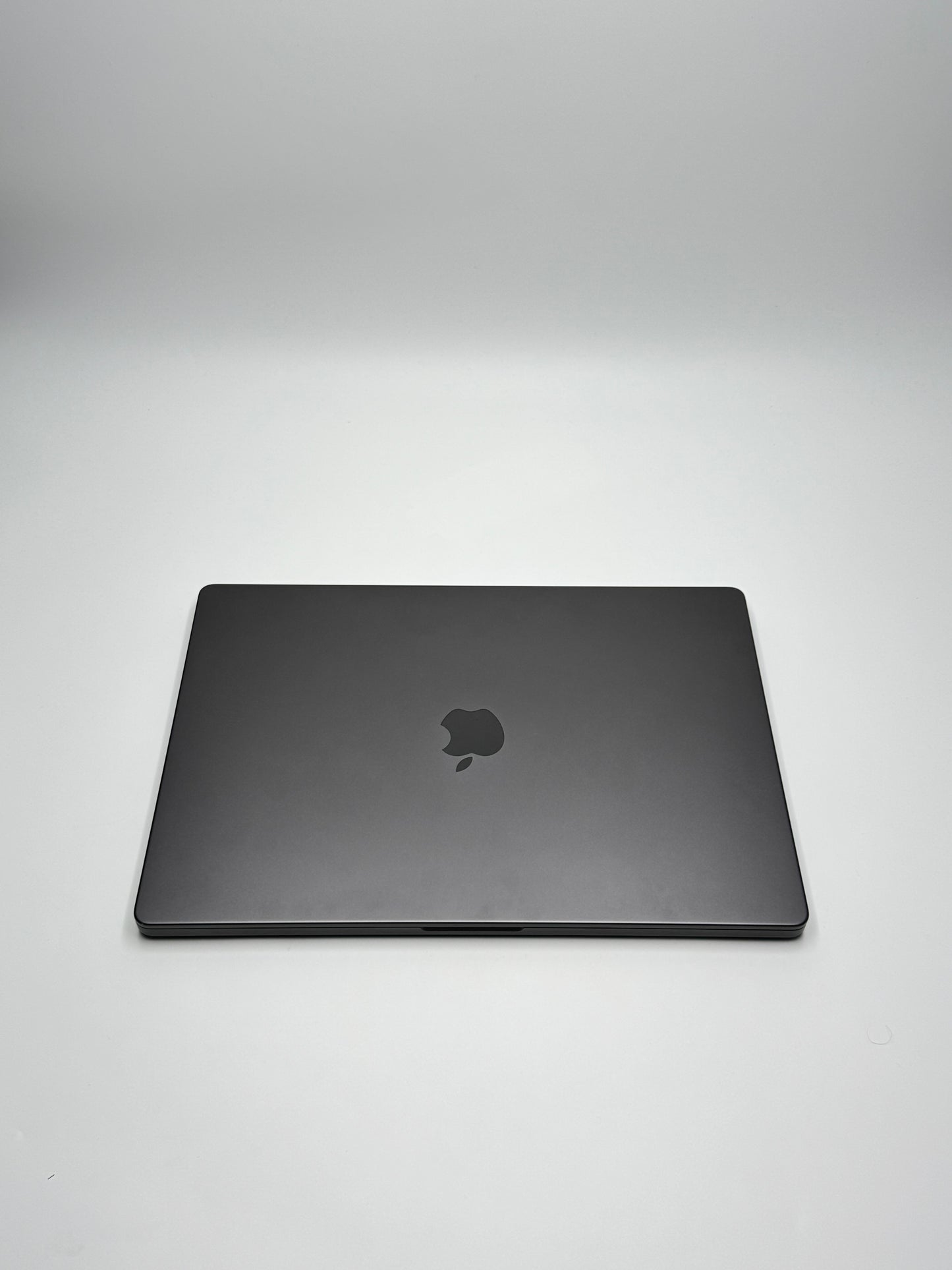 Apple MacBook Pro 16 Zoll | M3 Pro | 2023 | 1 TB SSD | 18 GB RAM | Space Schwarz