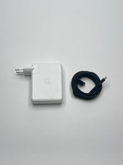 Apple MacBook Pro 16 Zoll | M3 Pro | 2023 | 1 TB SSD | 18 GB RAM | Space Schwarz