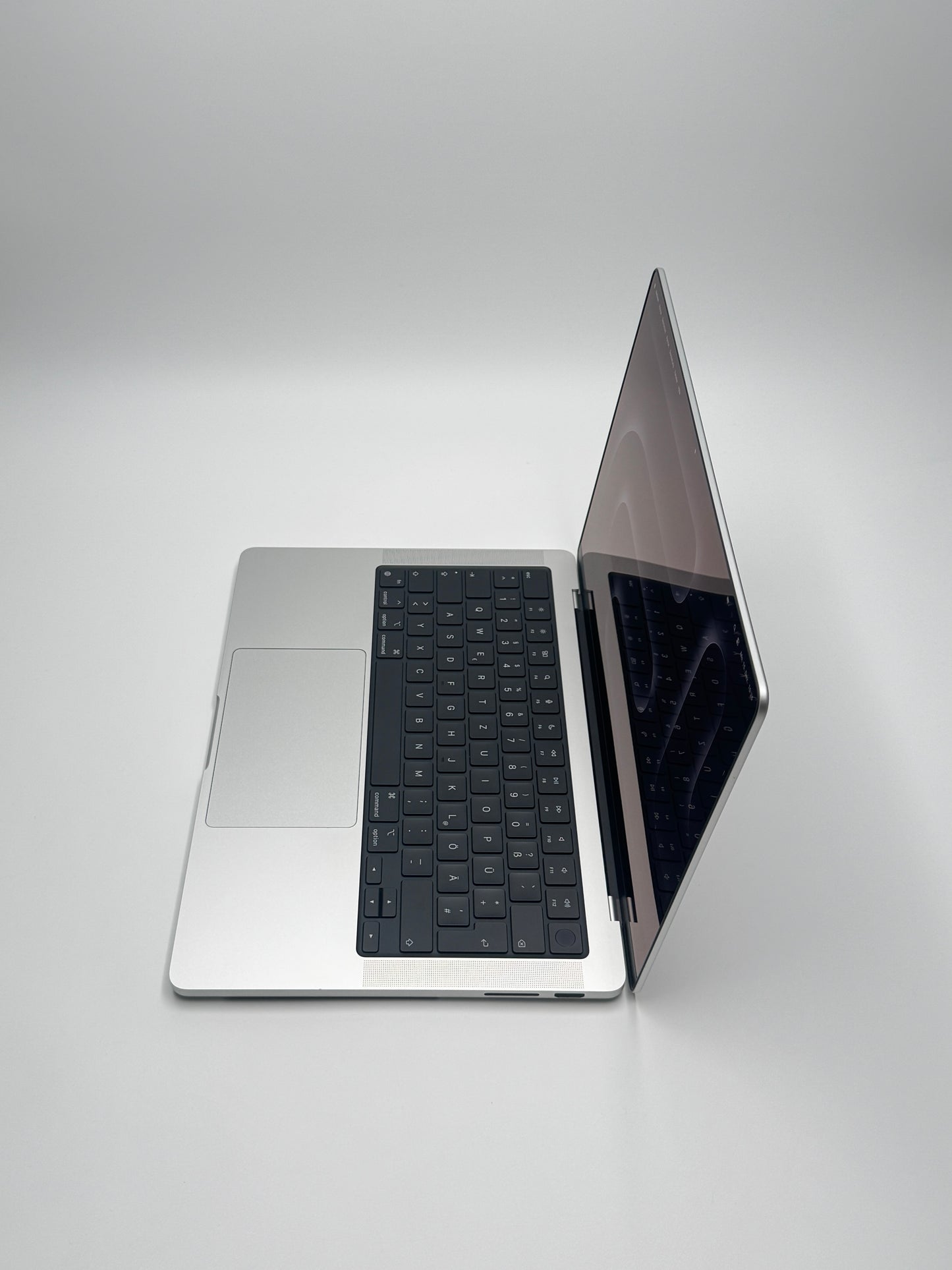 Apple MacBook Pro 14 Zoll | M3 | 2023 | 512 GB SSD | 8 GB RAM | Space Grau