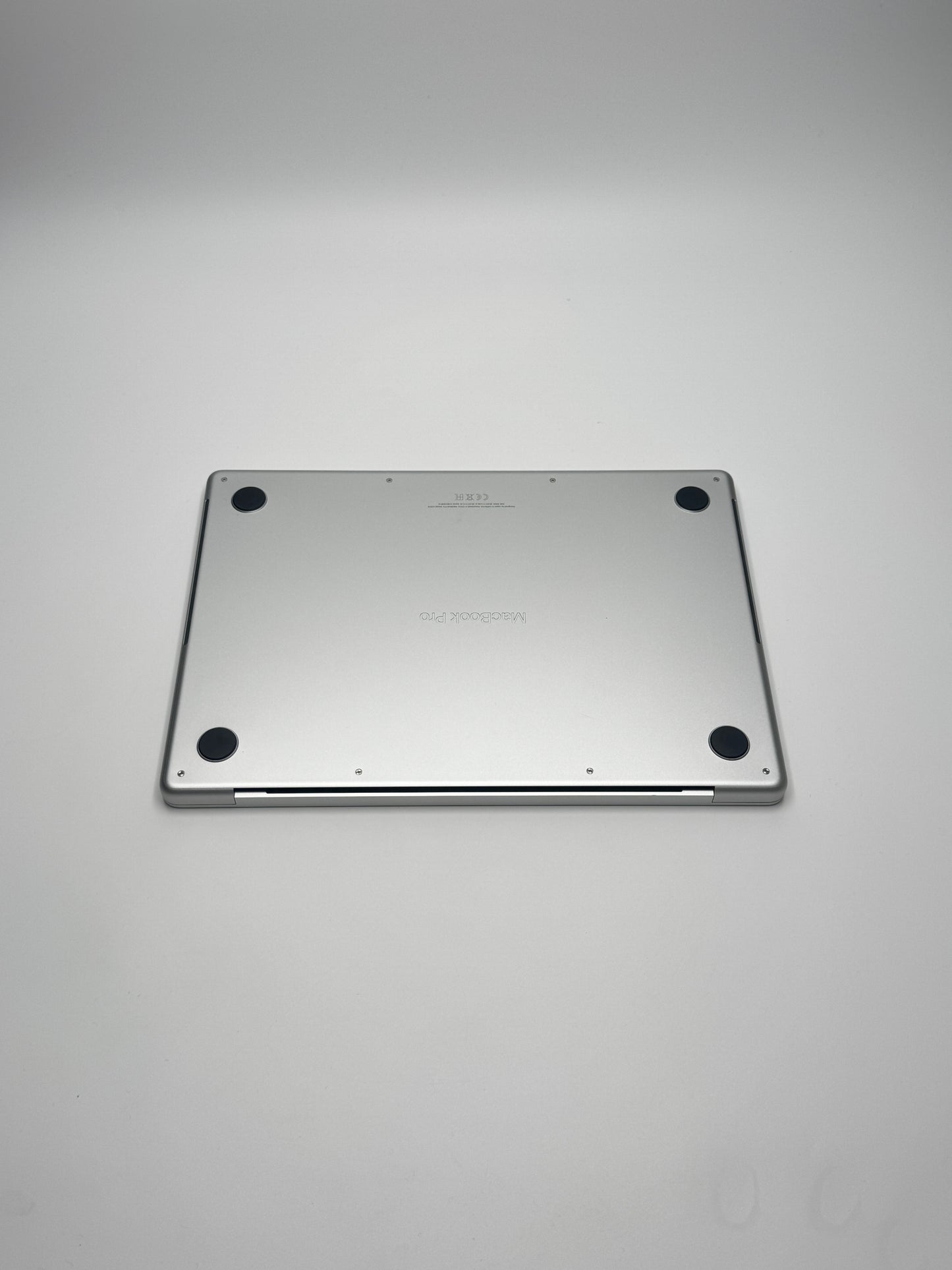 Apple MacBook Pro 14 Zoll | M3 | 2023 | 512 GB SSD | 8 GB RAM | Space Grau