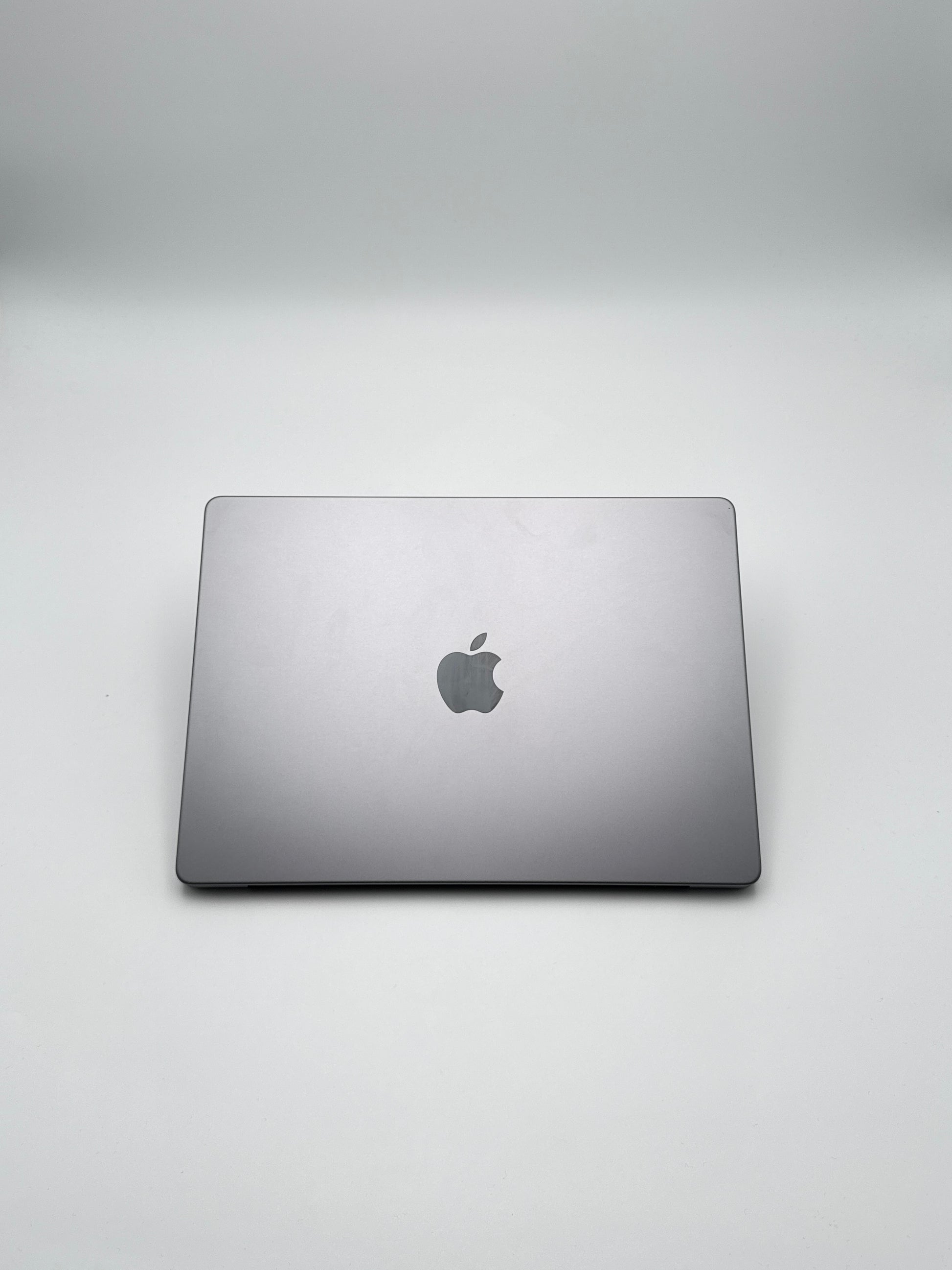 Apple MacBook Pro 14,2 Zoll | M2 Pro | 2023 | 512GB SSD | 16GB RAM | Space Grau D&S Resell GbR