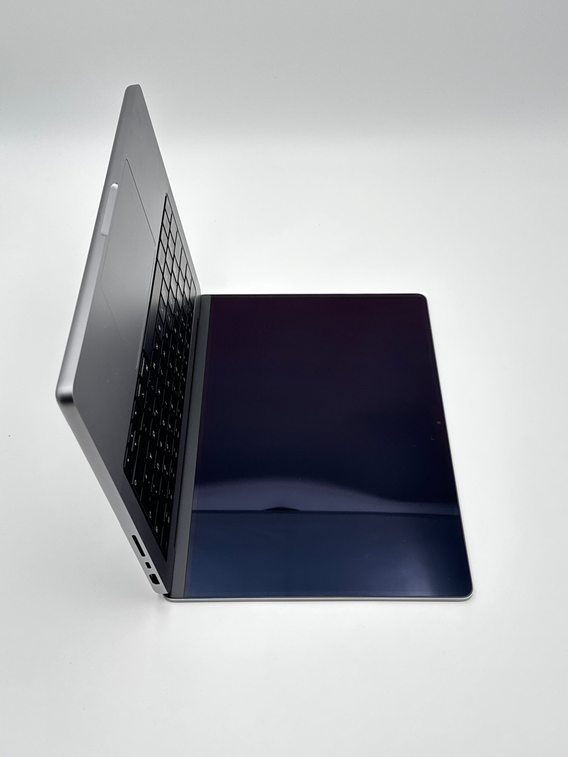 Apple MacBook Pro 14,2 Zoll | M2 Pro | 2023 | 512GB SSD | 16GB RAM | Space Grau D&S Resell GbR