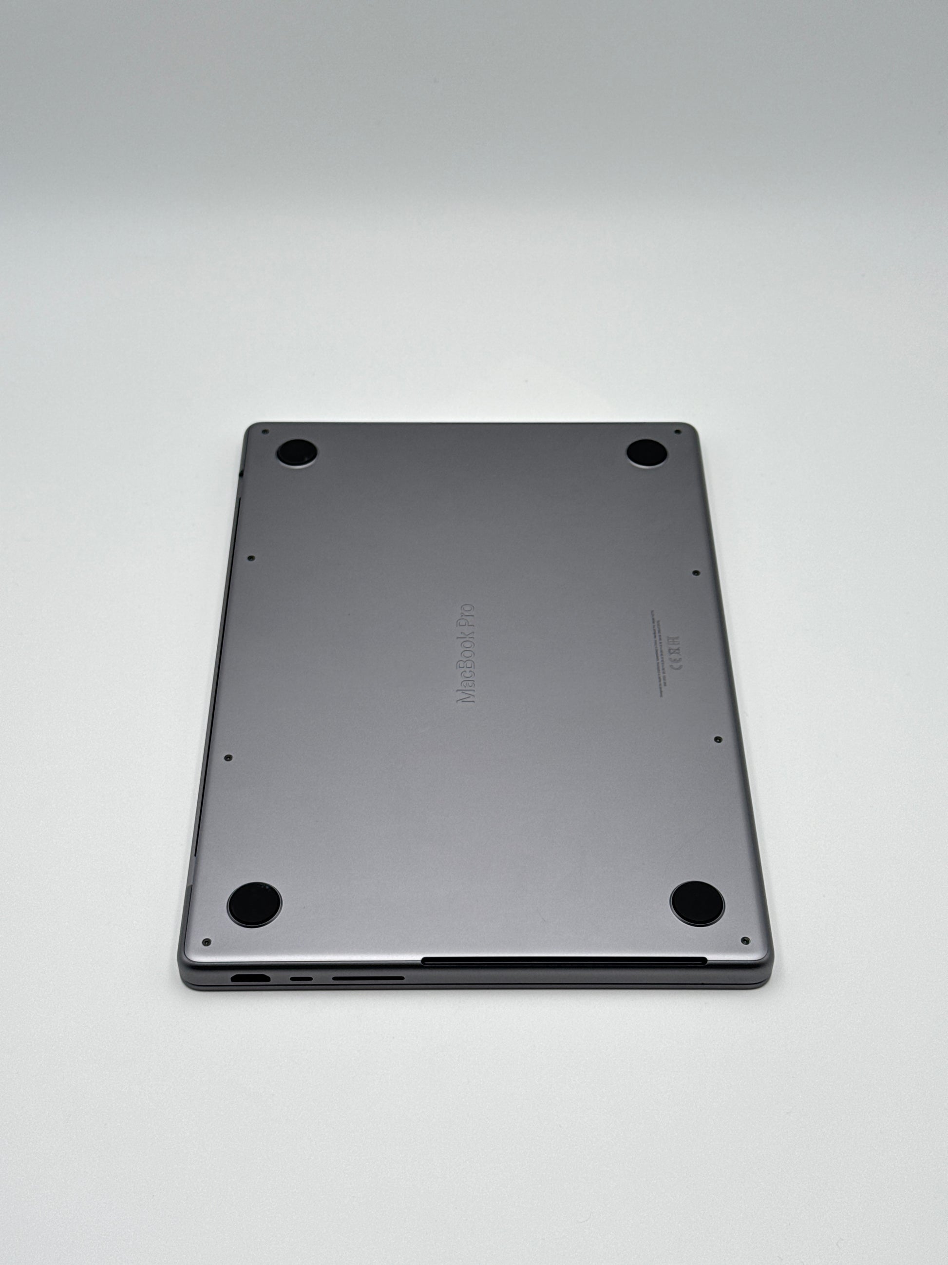 Apple MacBook Pro 14,2 Zoll | M2 Pro | 2023 | 512GB SSD | 16GB RAM | Space Grau D&S Resell GbR