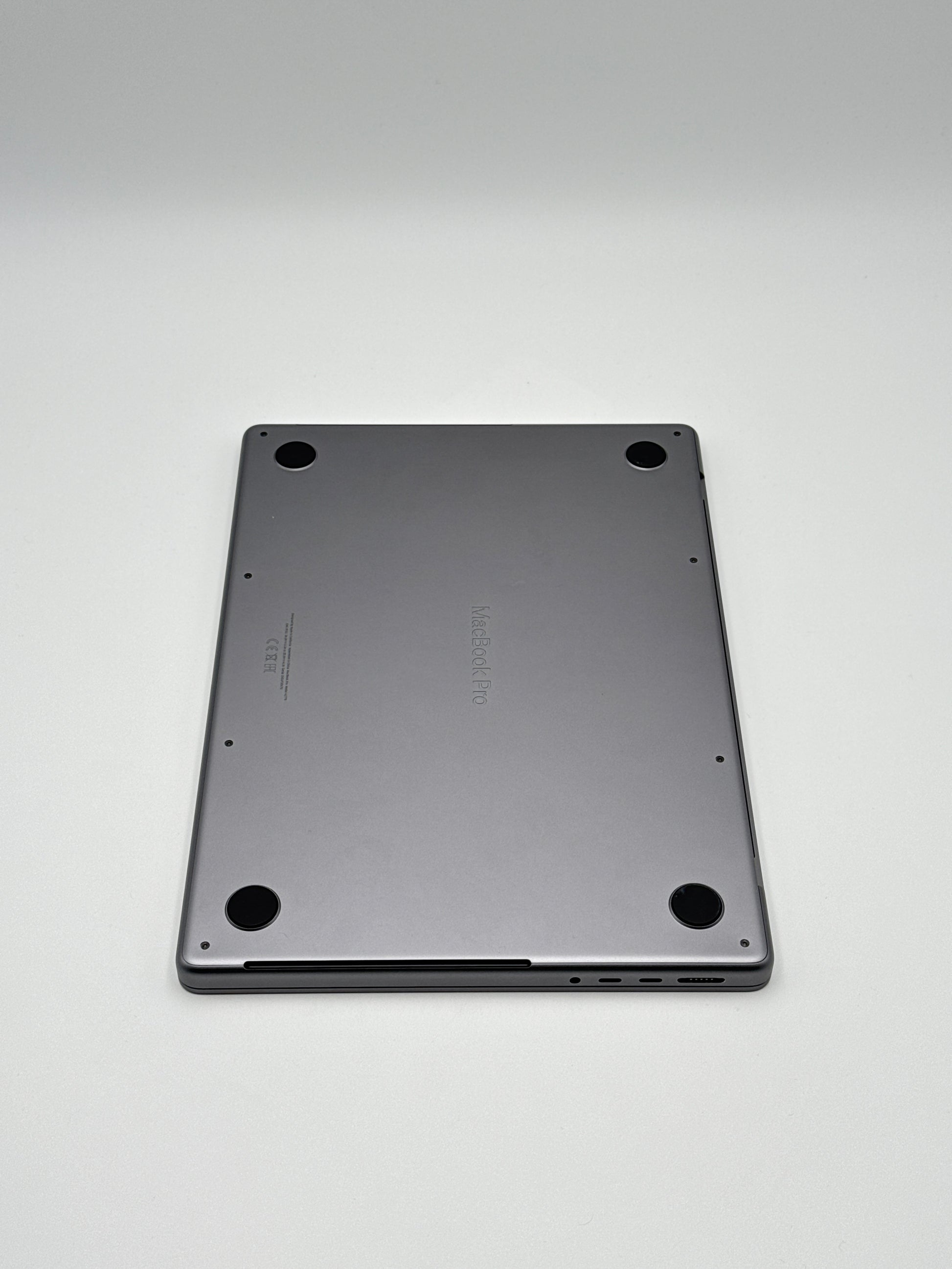 Apple MacBook Pro 14,2 Zoll | M2 Pro | 2023 | 512GB SSD | 16GB RAM | Space Grau D&S Resell GbR