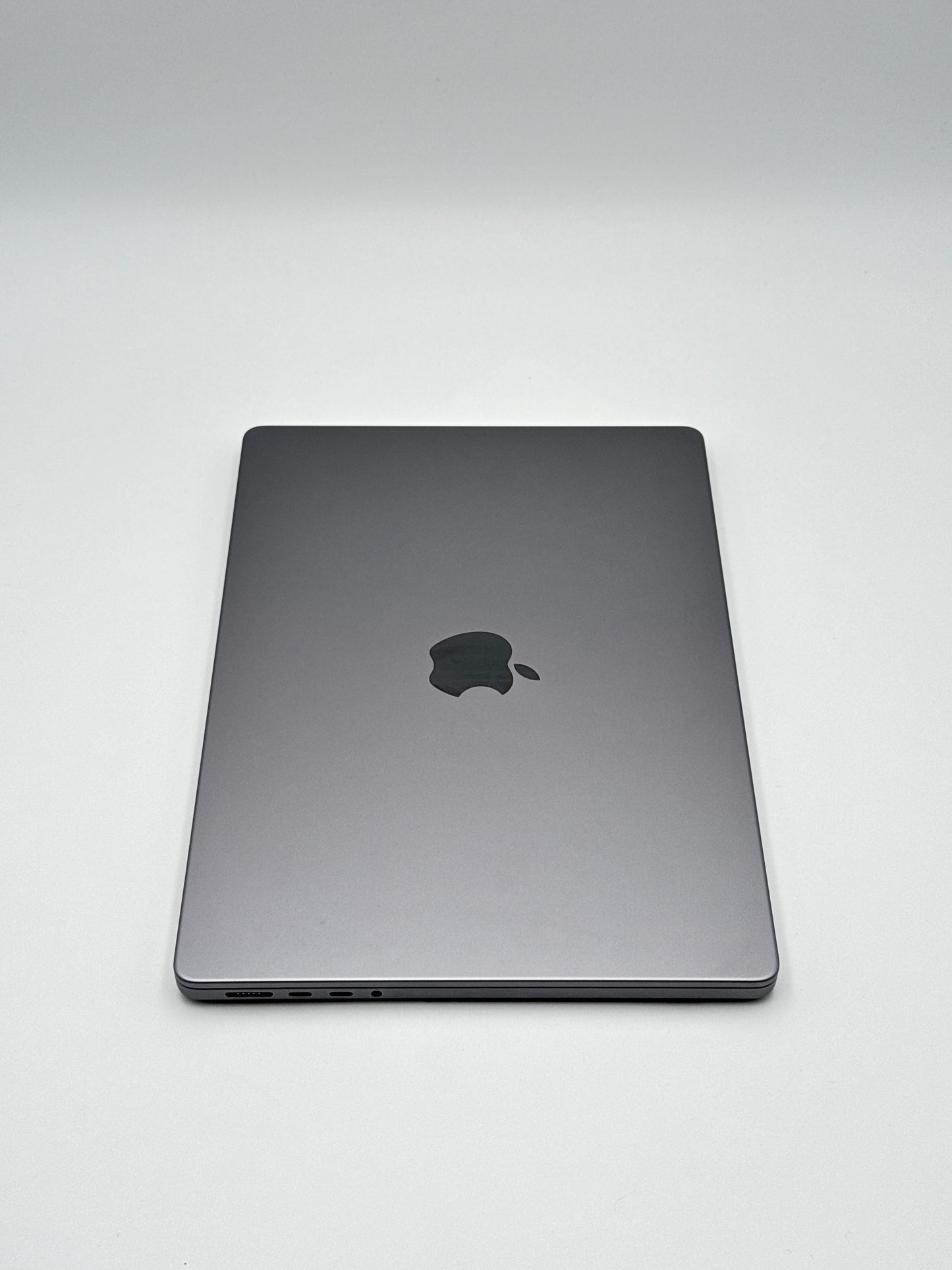 Apple MacBook Pro 14,2 Zoll | M2 Pro | 2023 | 512GB SSD | 16GB RAM | Space Grau D&S Resell GbR