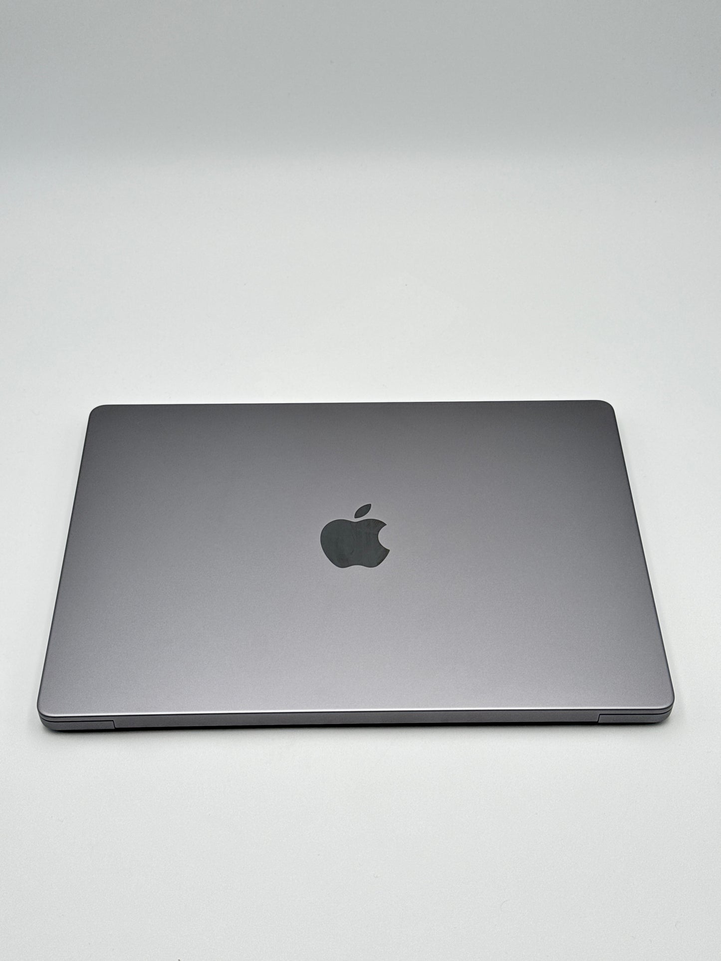 Apple MacBook Pro 14,2 Zoll | M2 Pro | 2023 | 512GB SSD | 16GB RAM | Space Grau D&S Resell GbR