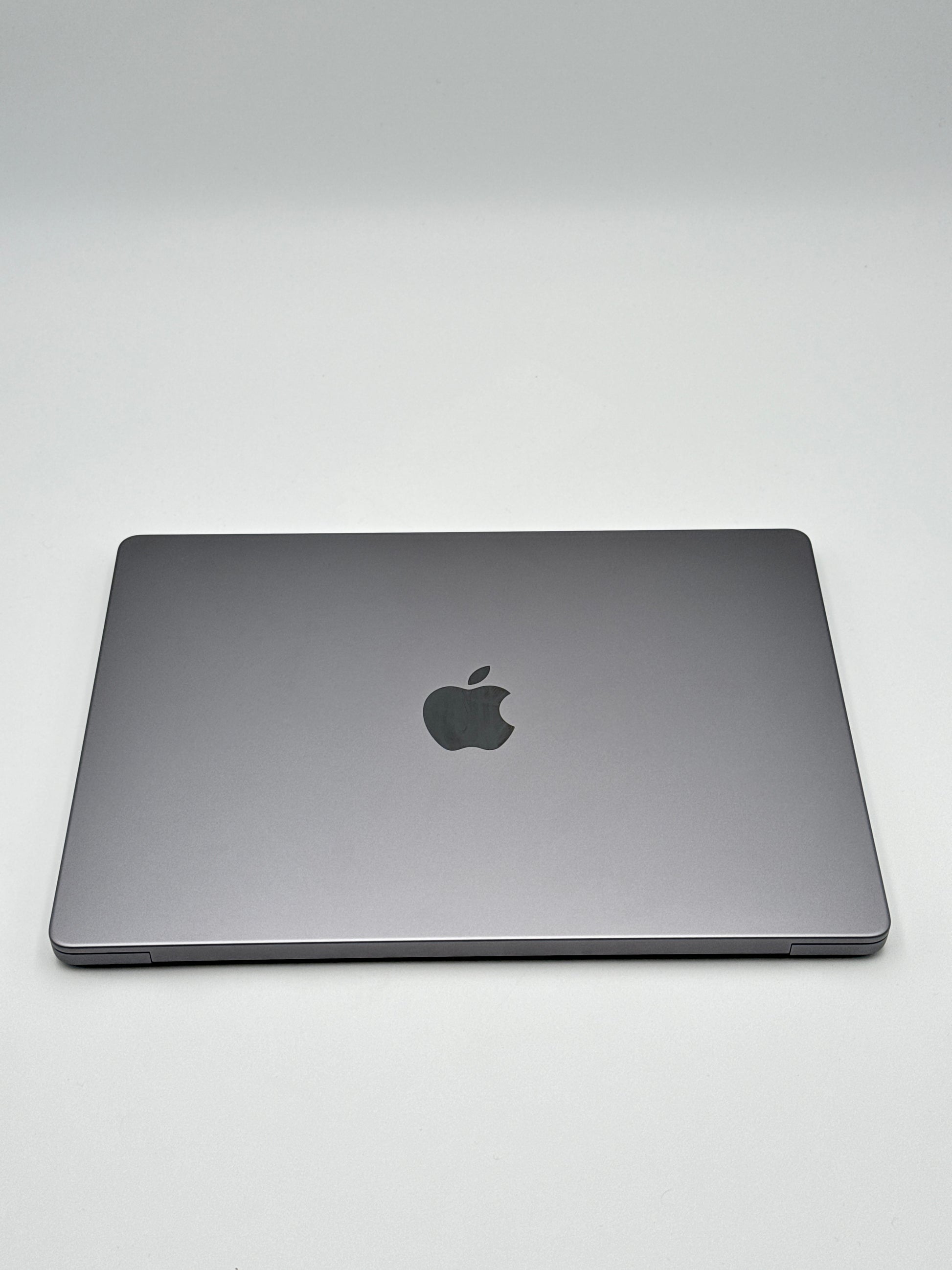 Apple MacBook Pro 14,2 Zoll | M2 Pro | 2023 | 512GB SSD | 16GB RAM | Space Grau D&S Resell GbR