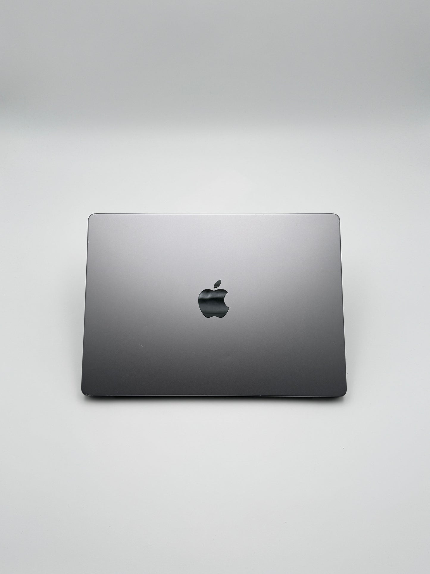 Apple MacBook Pro 14 Zoll | M3 | 2023 | 512 GB SSD | 8 GB RAM | Space Grau D&S Resell GbR