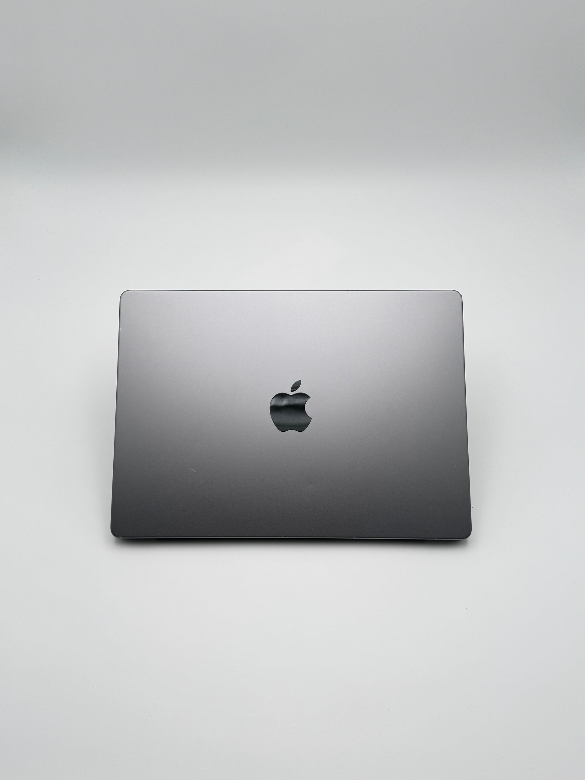 Apple MacBook Pro 14 Zoll | M3 | 2023 | 512 GB SSD | 8 GB RAM | Space Grau D&S Resell GbR