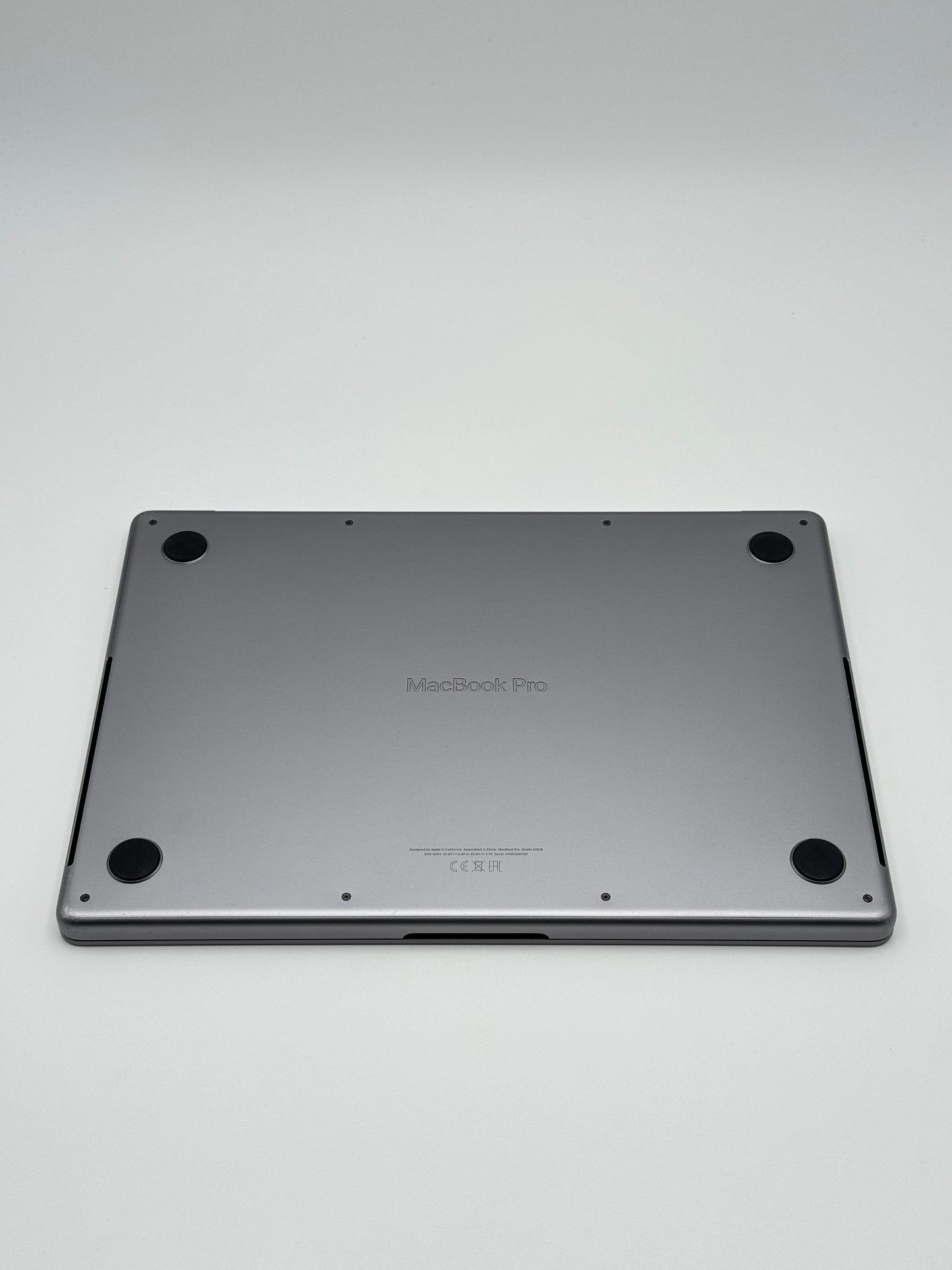 Apple MacBook Pro 14 Zoll | M3 | 2023 | 512 GB SSD | 8 GB RAM | Space Grau D&S Resell GbR