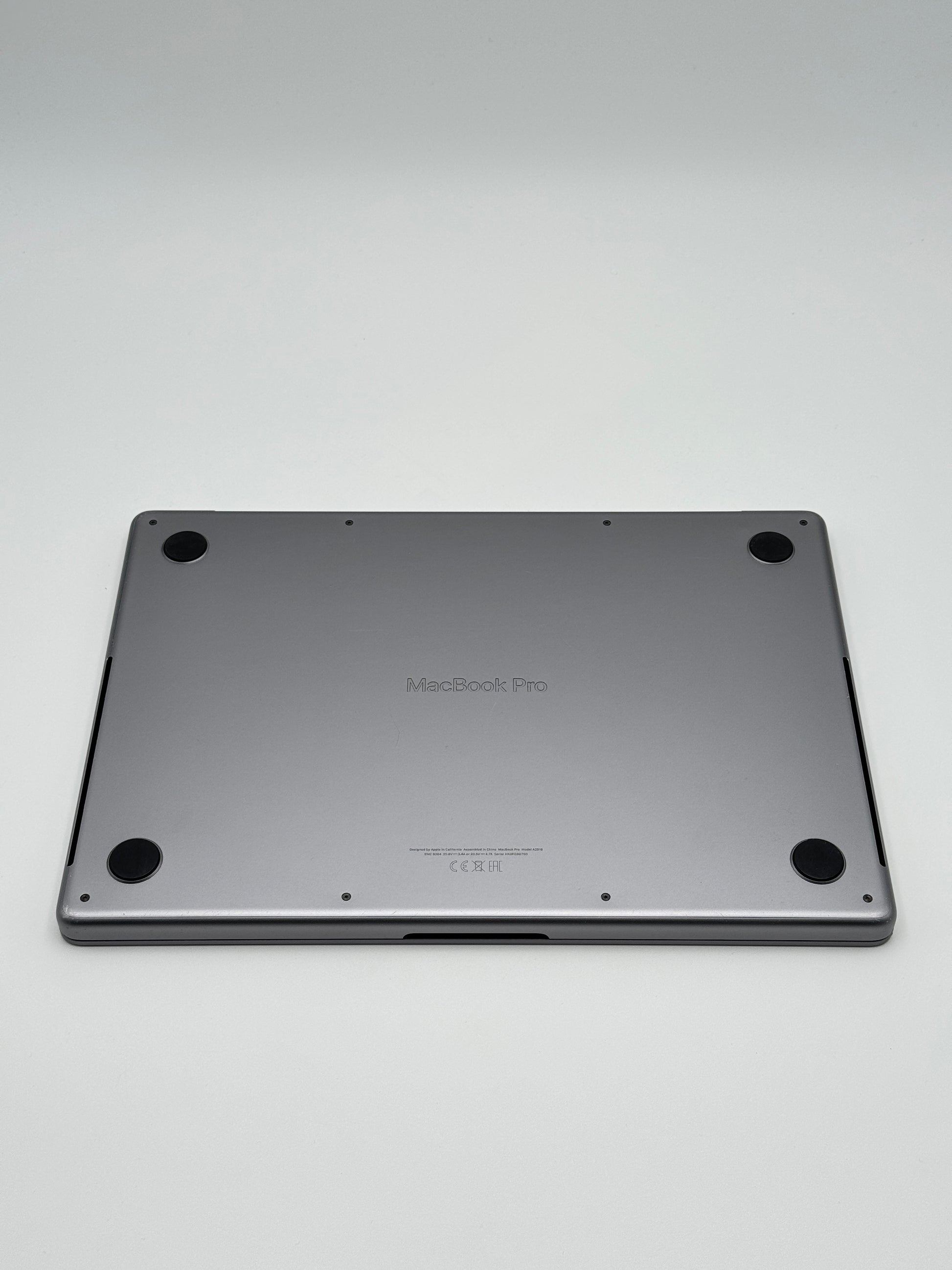 Apple MacBook Pro 14 Zoll | M3 | 2023 | 512 GB SSD | 8 GB RAM | Space Grau D&S Resell GbR