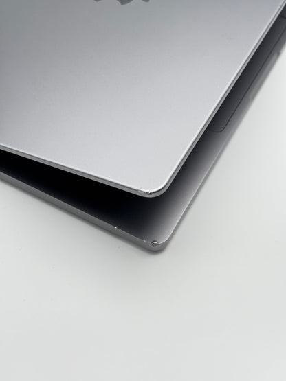 Apple MacBook Pro 14 Zoll | M3 | 2023 | 512 GB SSD | 8 GB RAM | Space Grau D&S Resell GbR