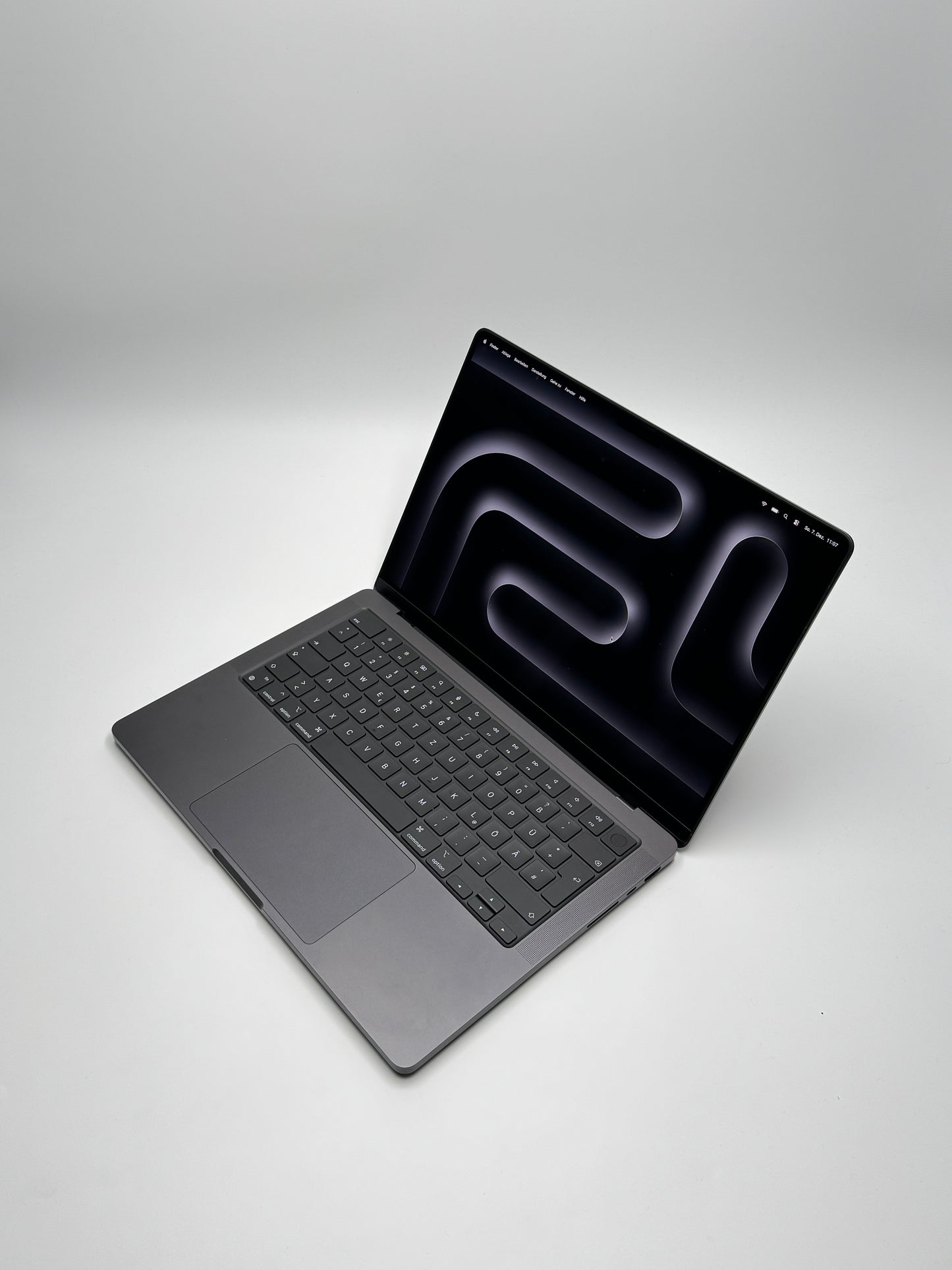 Apple MacBook Pro 14 Zoll | M3 Pro | 2023 | 1 TB SSD | 18 GB RAM | Space Schwarz