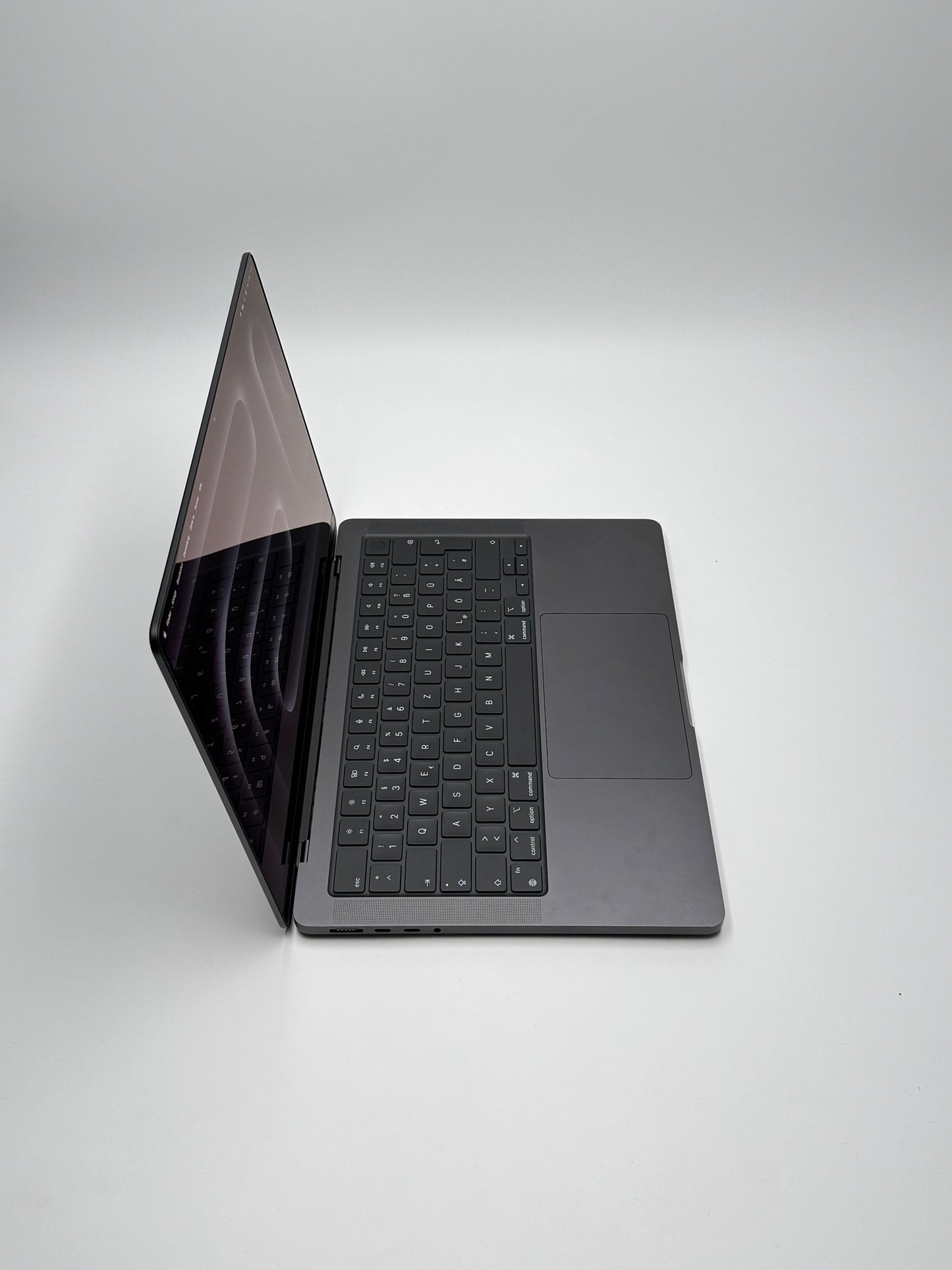 Apple MacBook Pro 14 Zoll | M3 Pro | 2023 | 1 TB SSD | 18 GB RAM | Space Schwarz