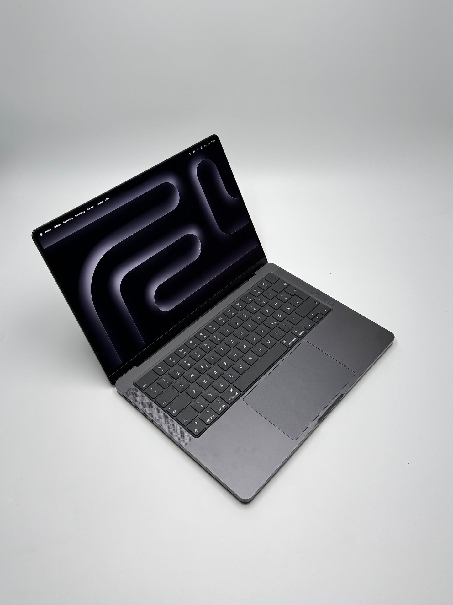 Apple MacBook Pro 14 Zoll | M3 Pro | 2023 | 1 TB SSD | 18 GB RAM | Space Schwarz